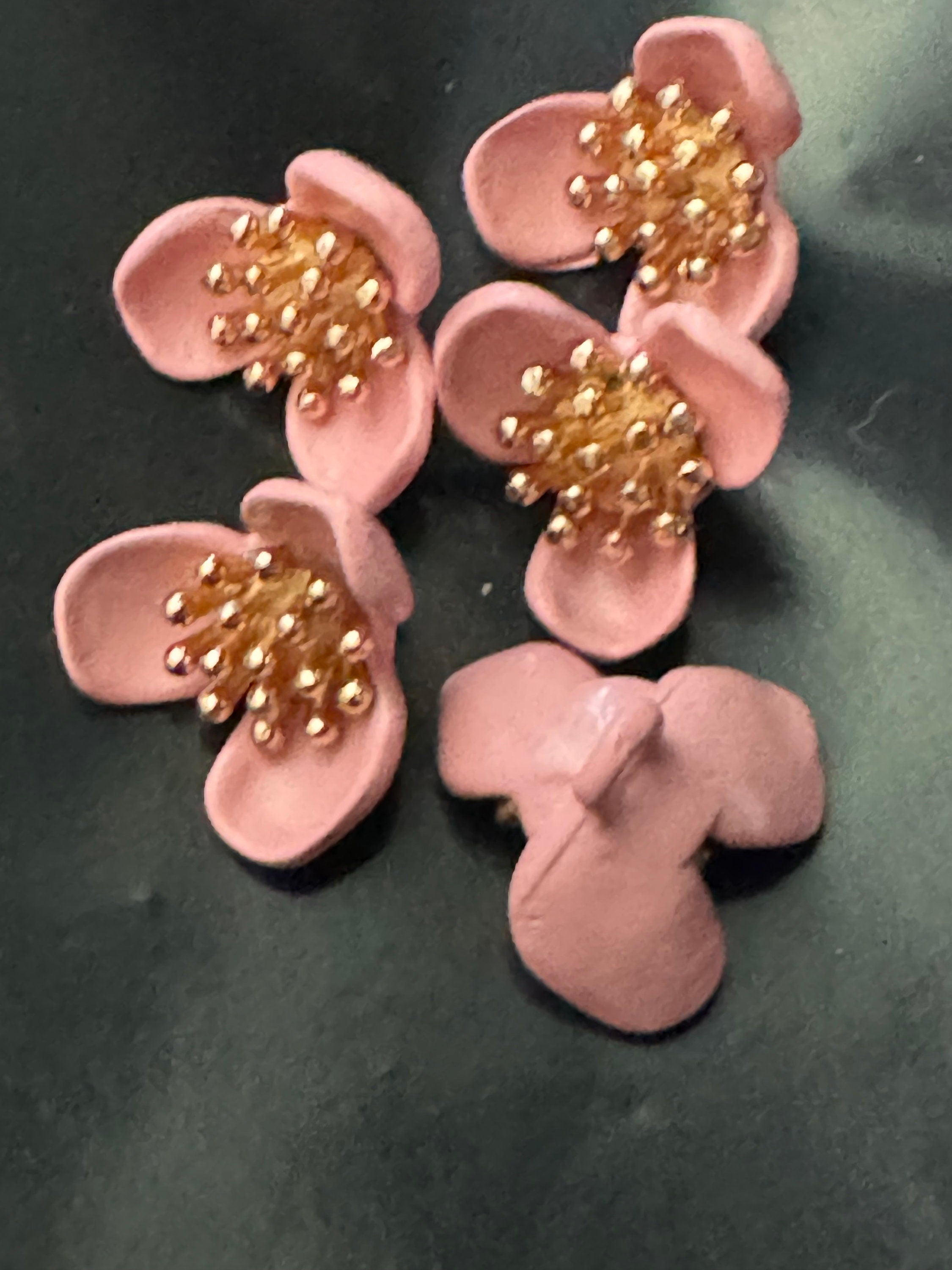 15mm black pink and white enamel flower metal buttons choice of colours in a pack 5