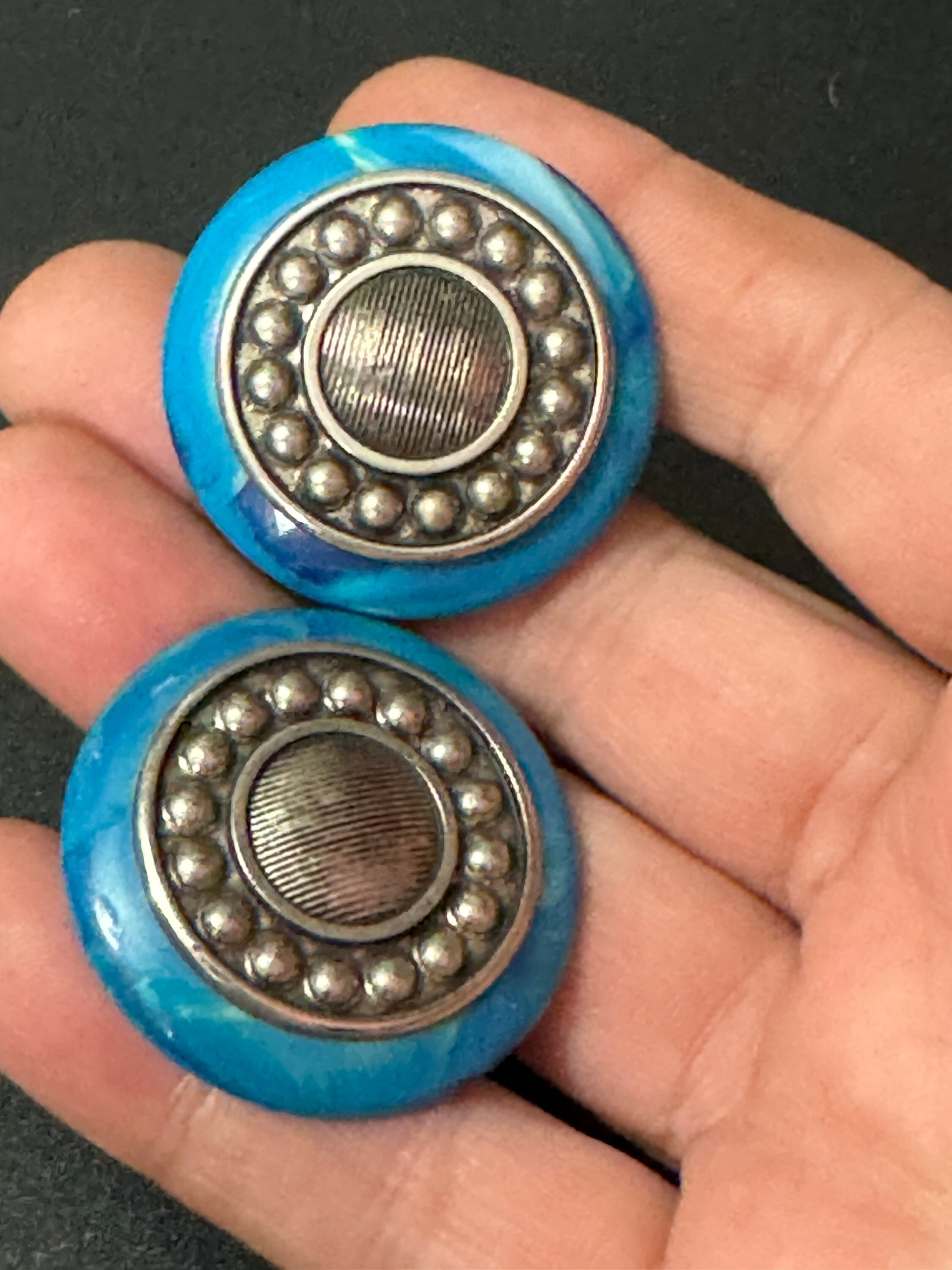 Signed made it Italy vintage oversized 4cm silver tone blue plastic clip on button earrings Etruscan style