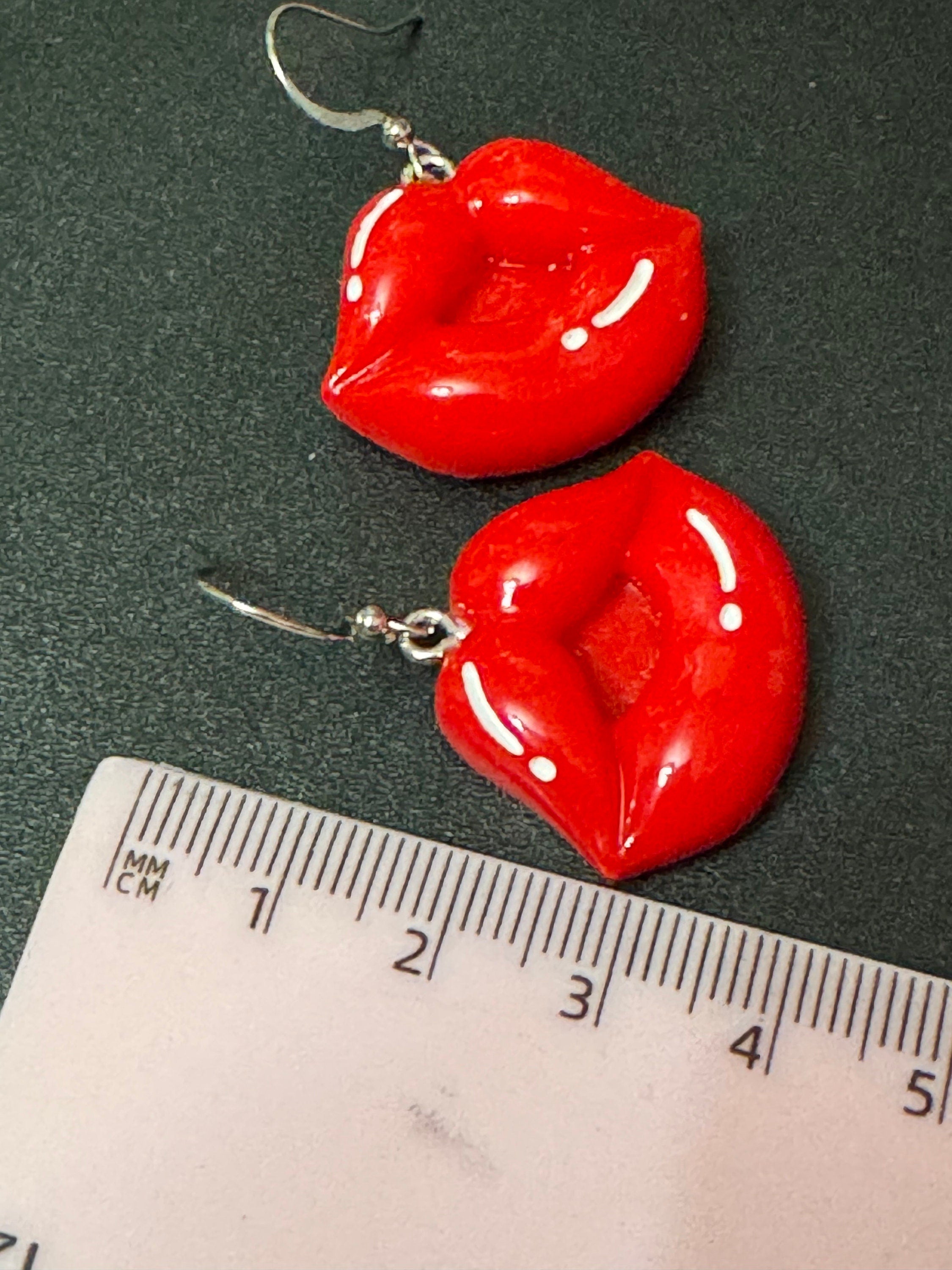 Novelty bright glossy red lips dangly plastic drop earrings silver tone pierced