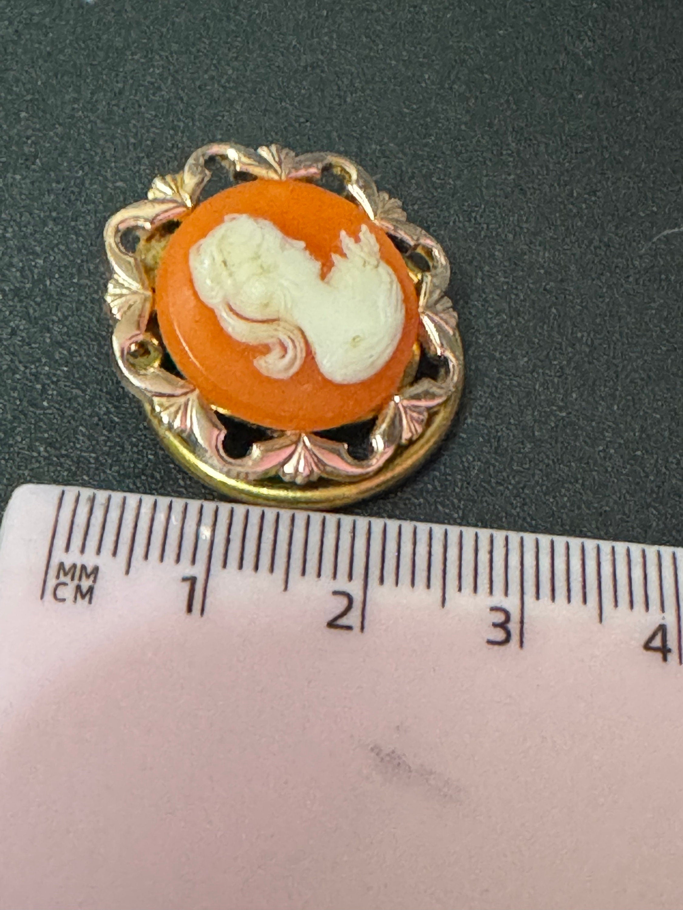 Vintage small orange terracotta plastic Figural Cameo Lady gold Tone Scarf Ring Clip Holder 1960s 1970s