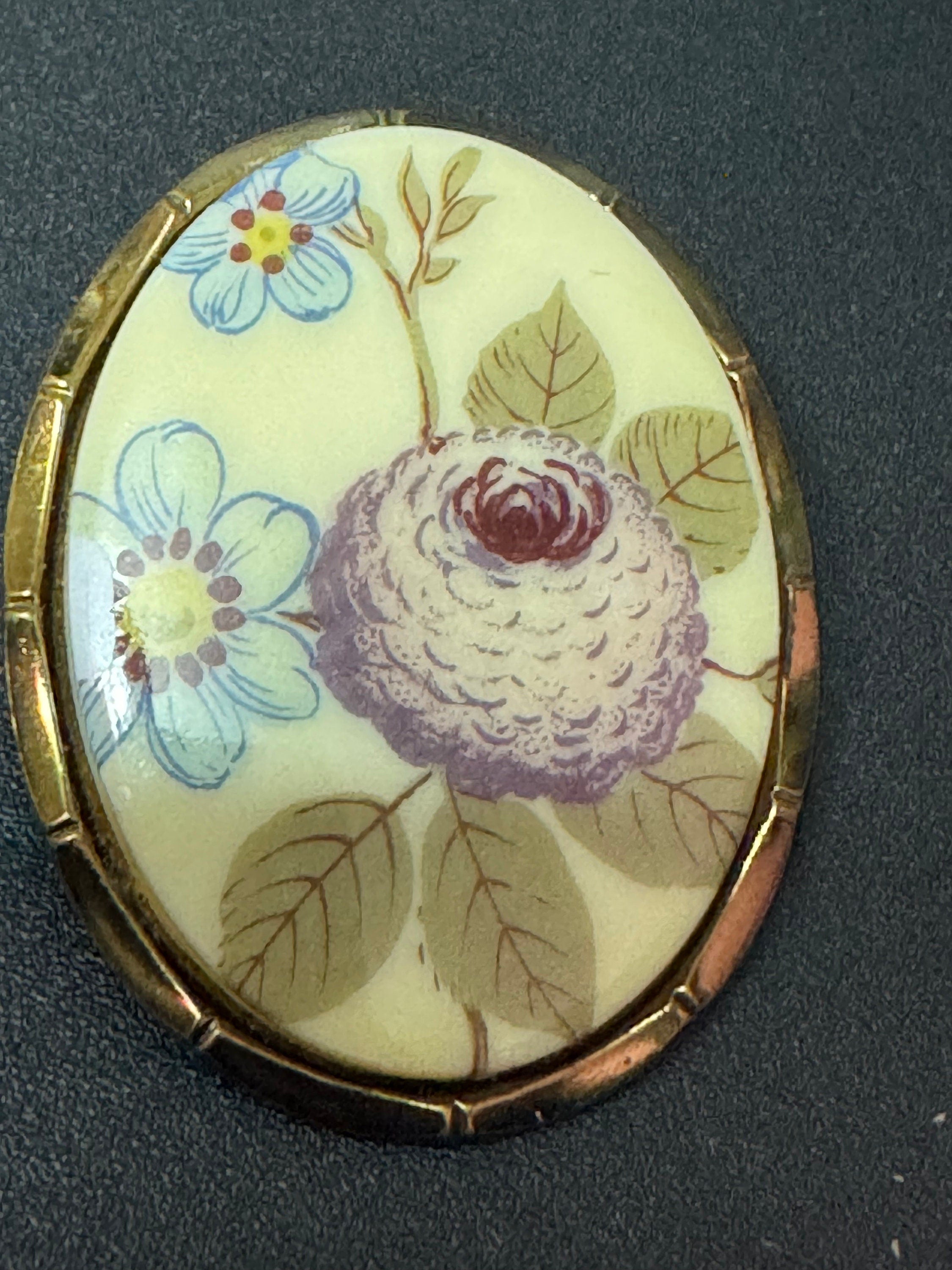 Vintage Purple green Floral Roses Gold Tone cabochon Scarf Ring Clip