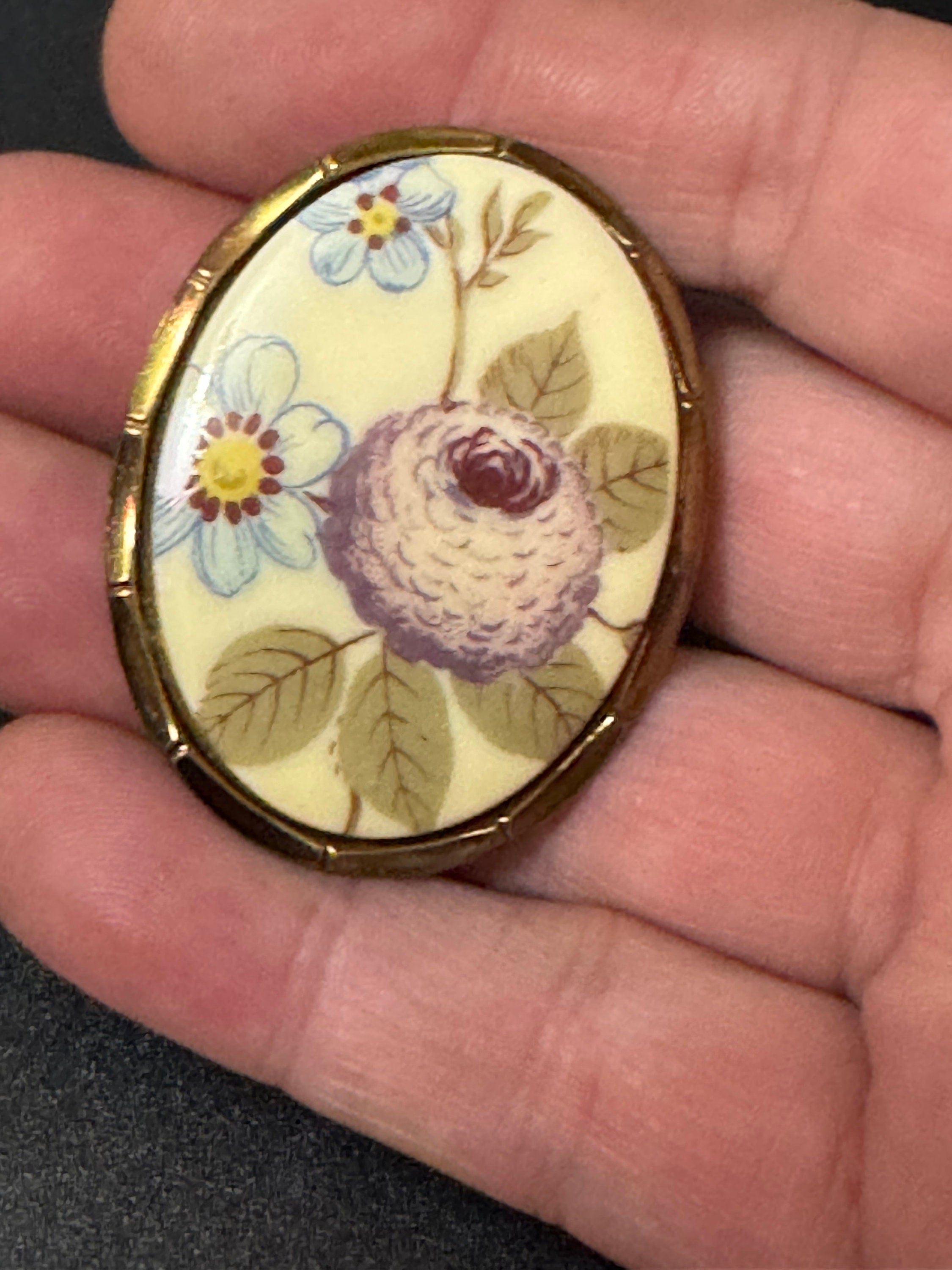 Vintage Purple green Floral Roses Gold Tone cabochon Scarf Ring Clip