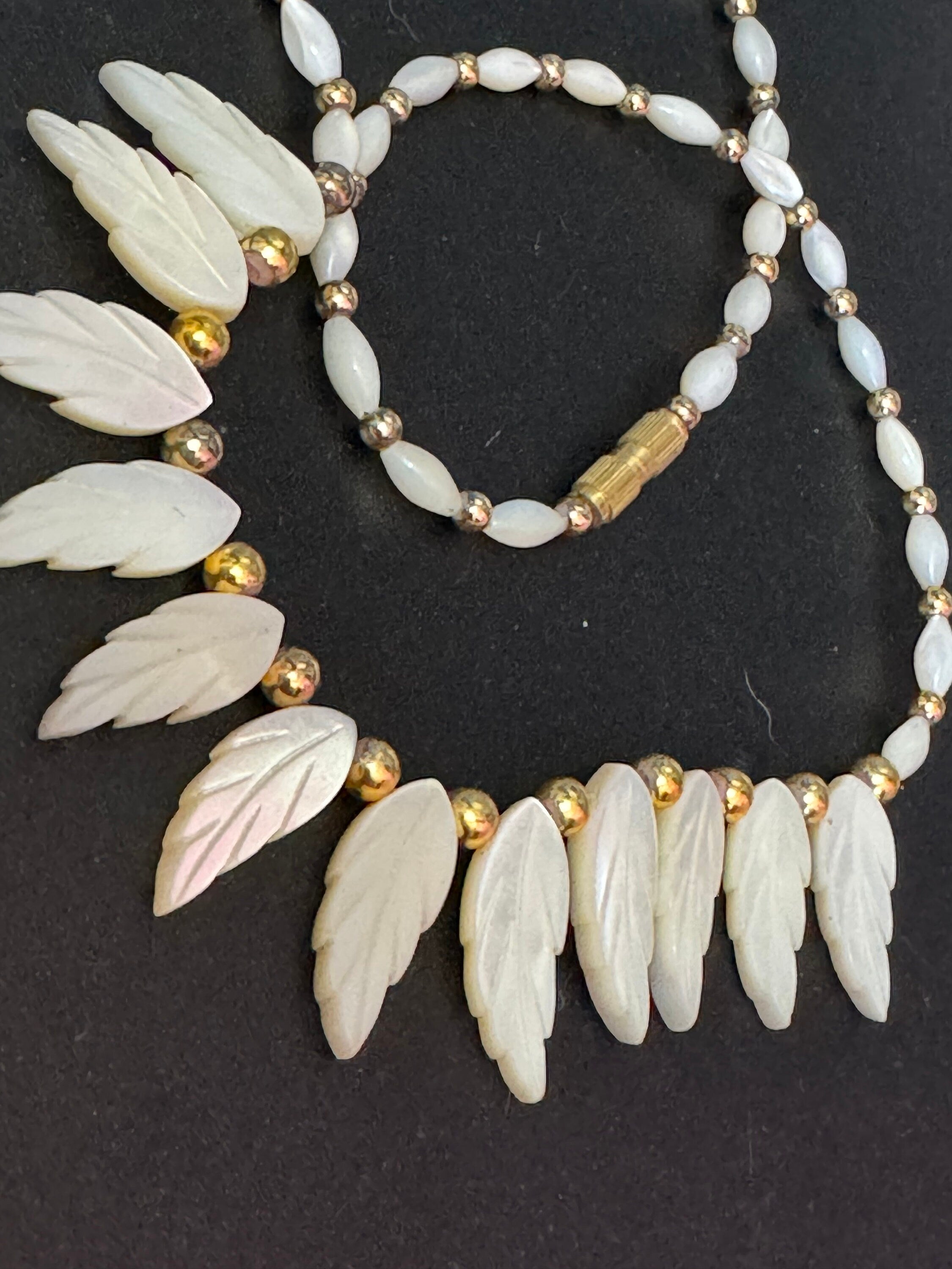 Vintage retro carved leaf shaped mother of pearl  MOP Natural shell beaded necklace 45cm long summer nautical boho festival style