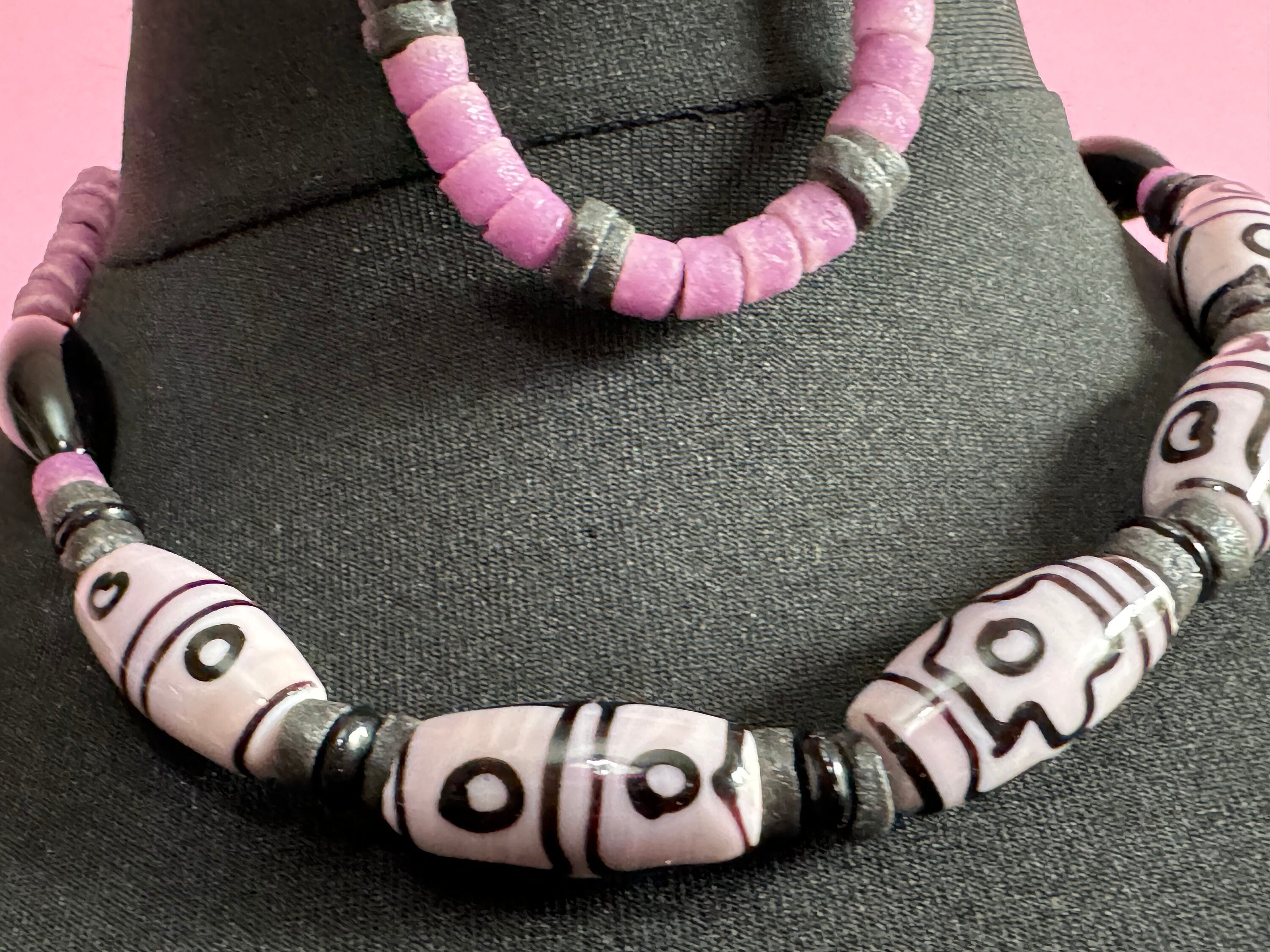 Signed Teng Yue lilac purple and black glass beaded necklace and stretch bracelet jewellery set