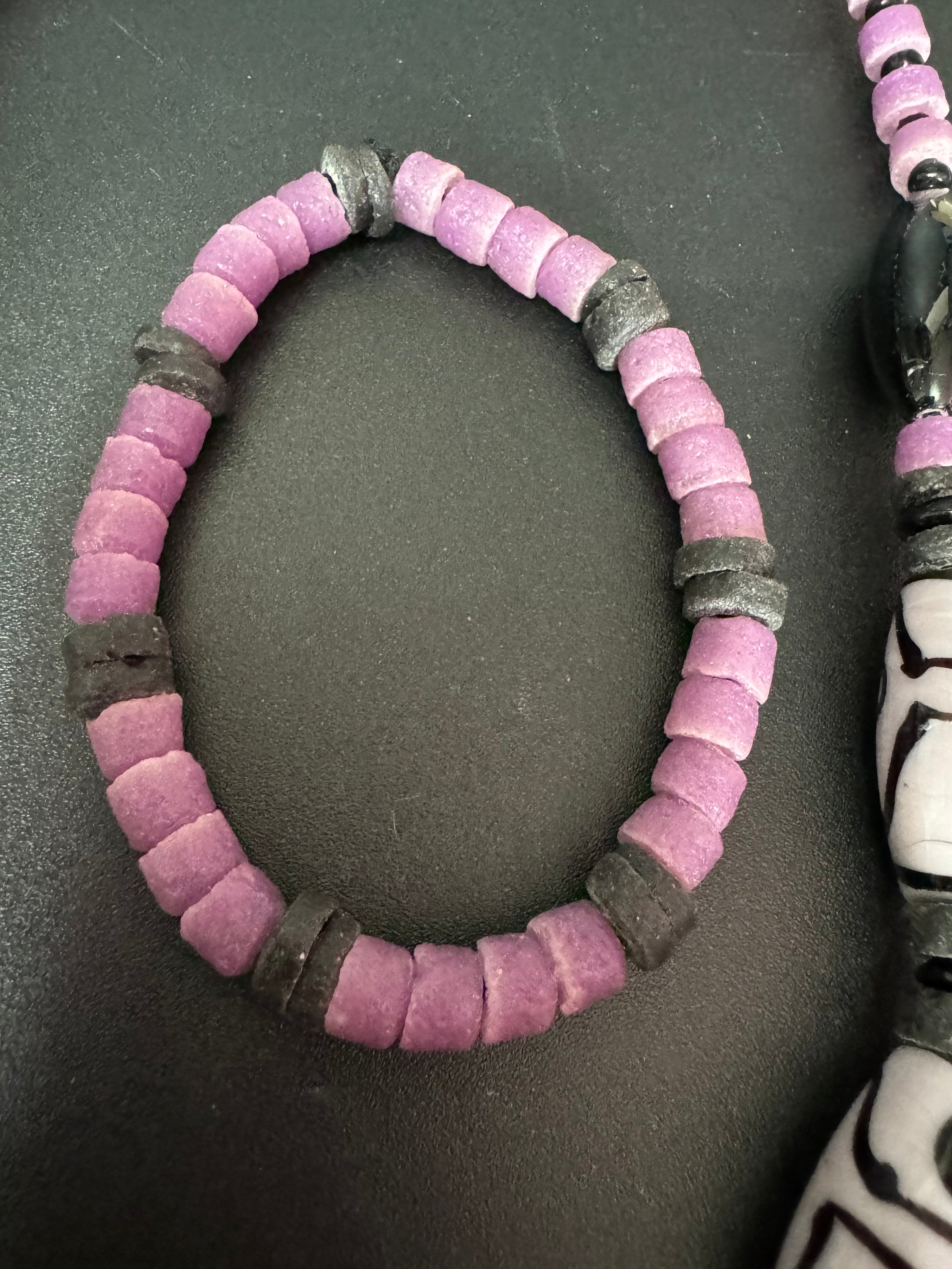 Signed Teng Yue lilac purple and black glass beaded necklace and stretch bracelet jewellery set