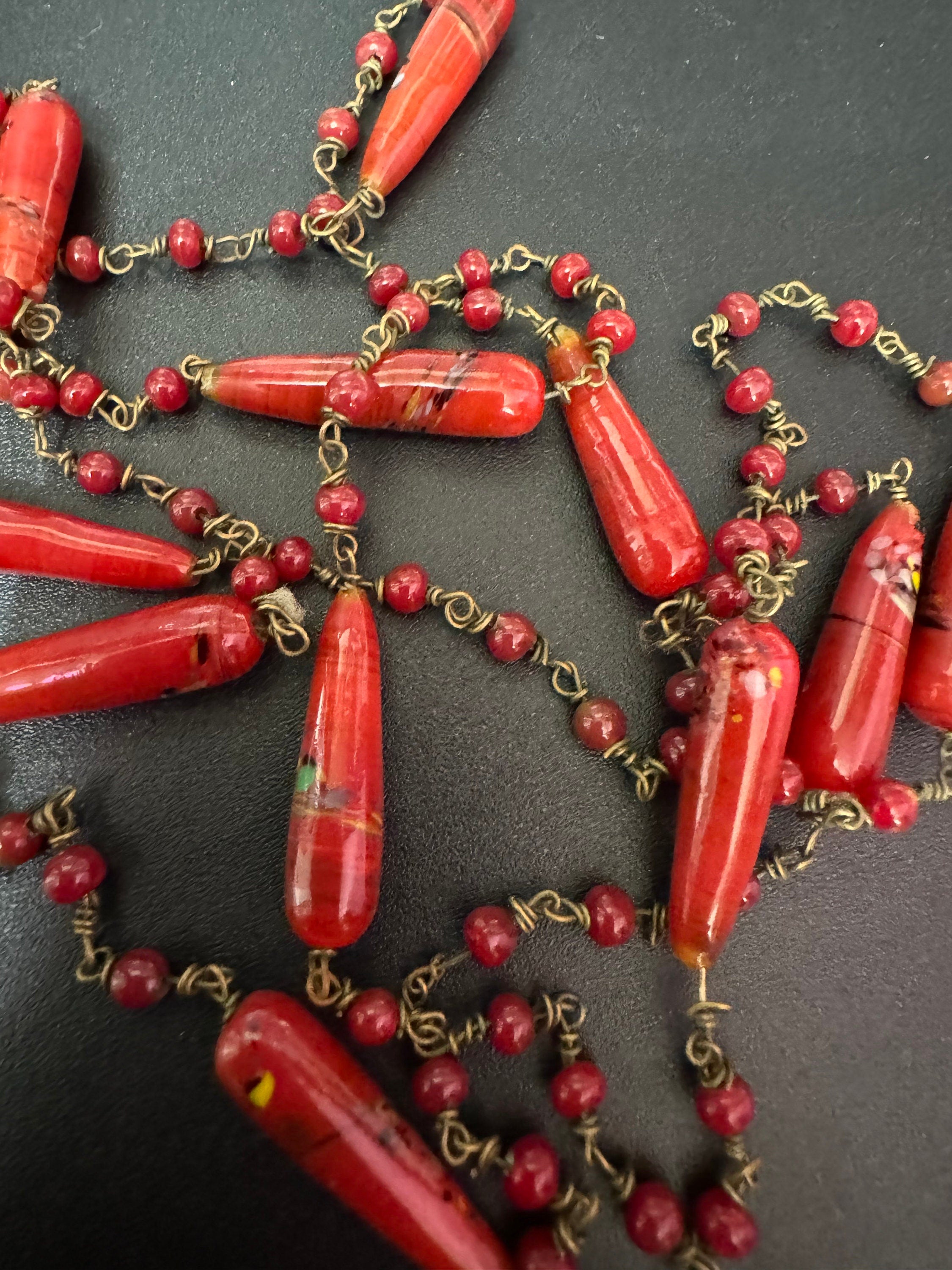 Vintage red glass ceramic beaded gilt metal chain link long end of day bead necklace 110cm