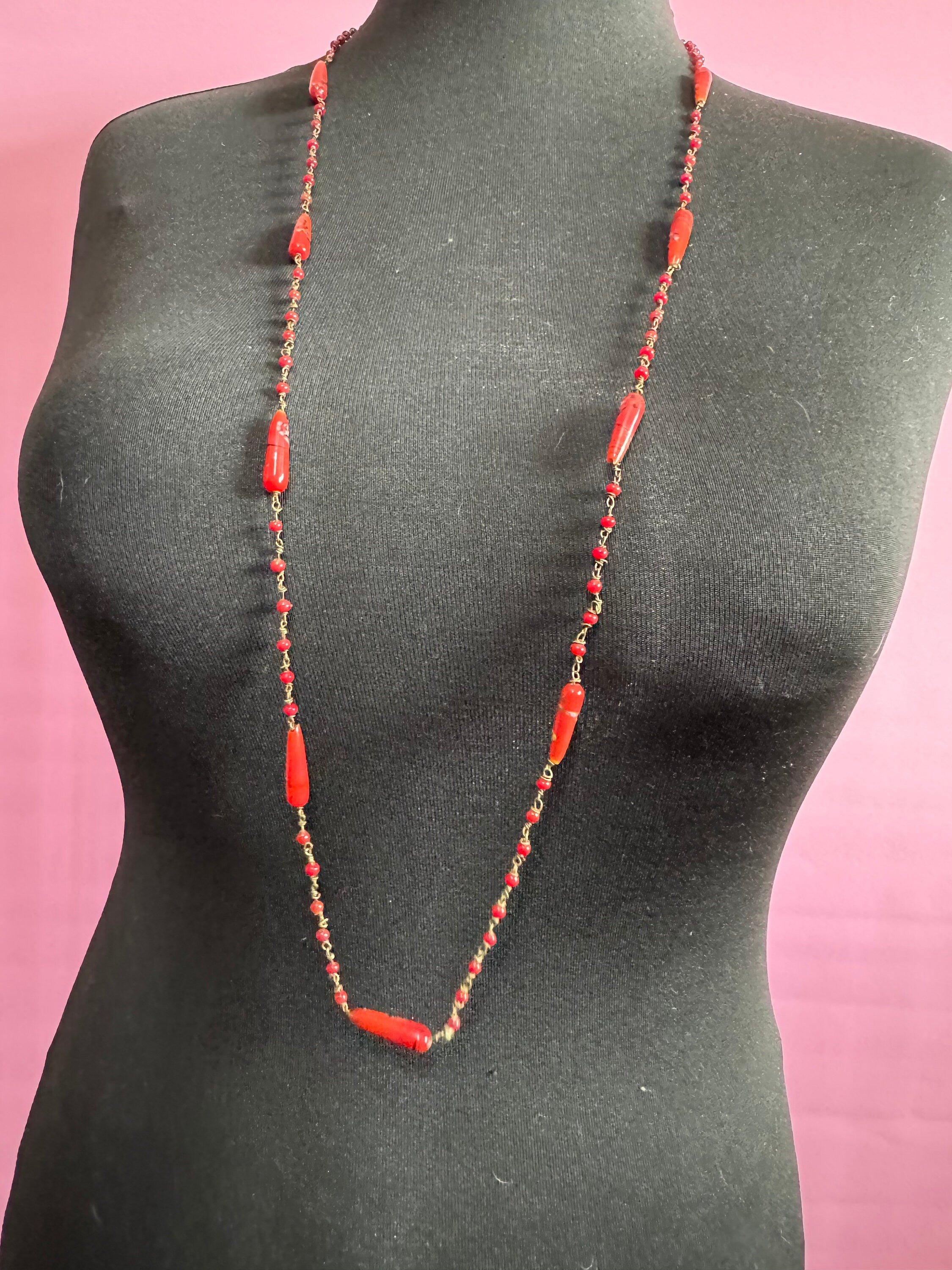 Vintage red glass ceramic beaded gilt metal chain link long end of day bead necklace 110cm