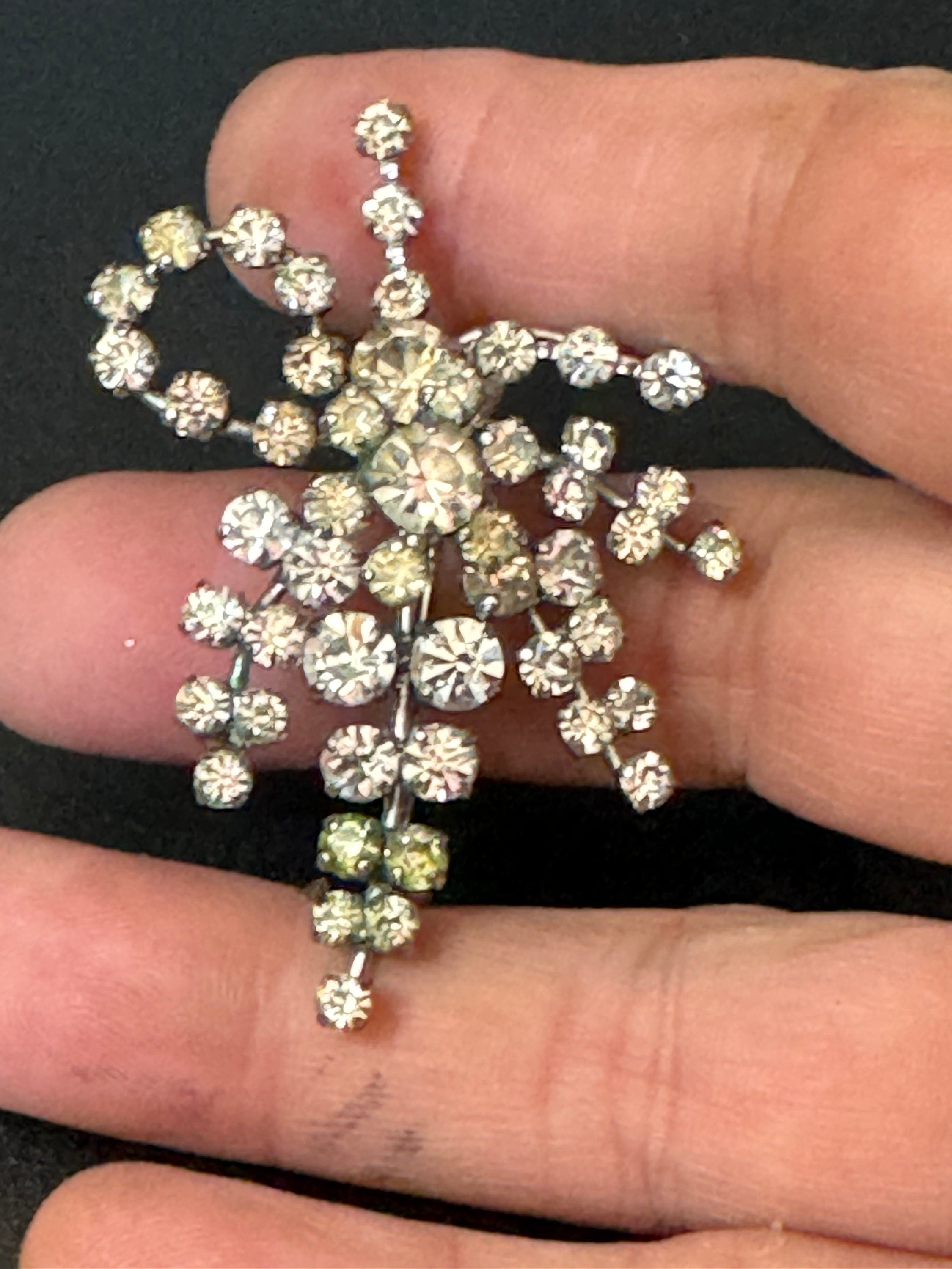 ornate Czech silver tone clear rhinestone diamanté leaf brooch