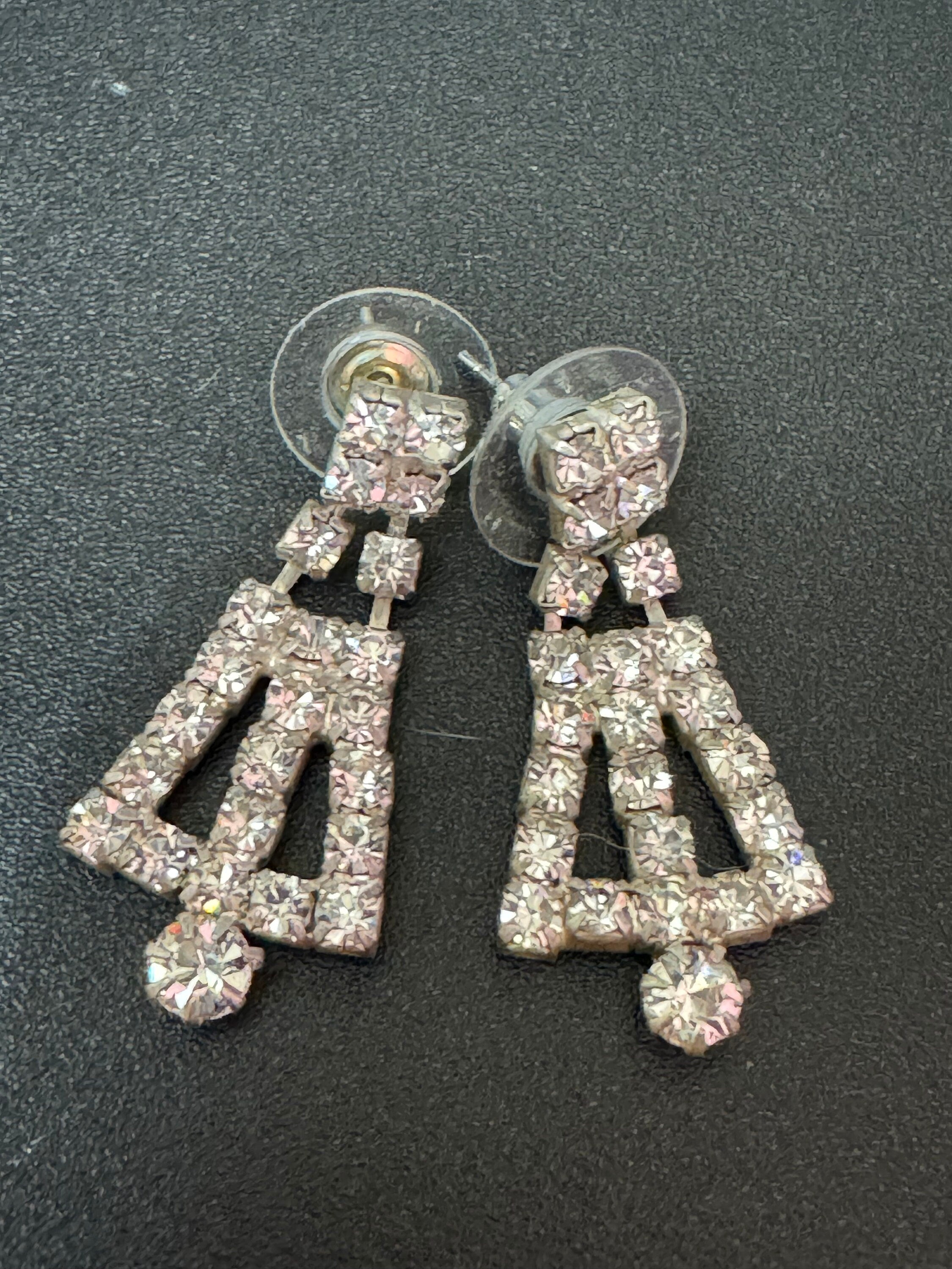 Vintage retro clear claw set rhinestone paste diamanté fine dangly drop pierced earrings  silver tone