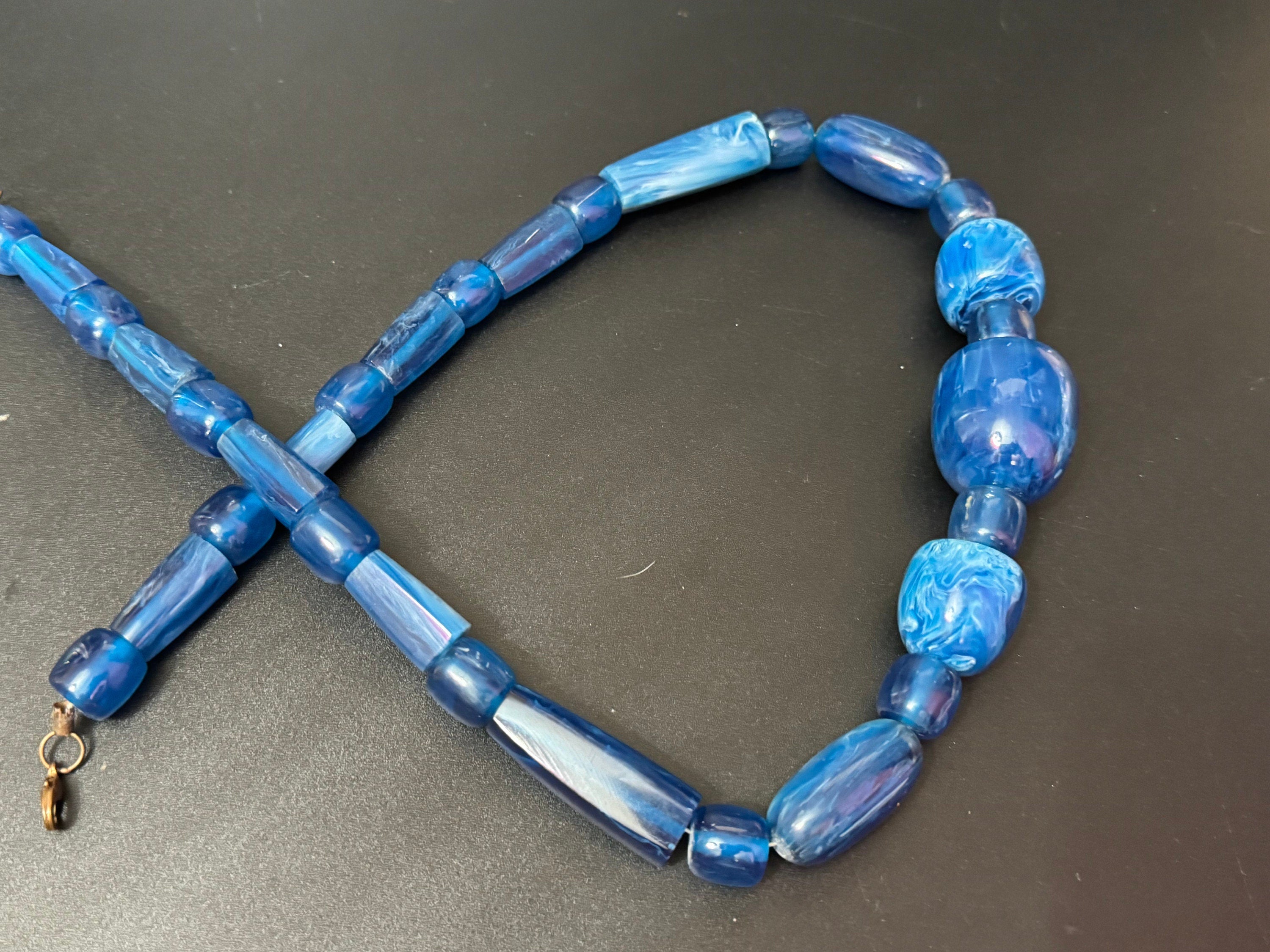 Huge xl chunky dark blue marbled beaded plastic necklace 74cm