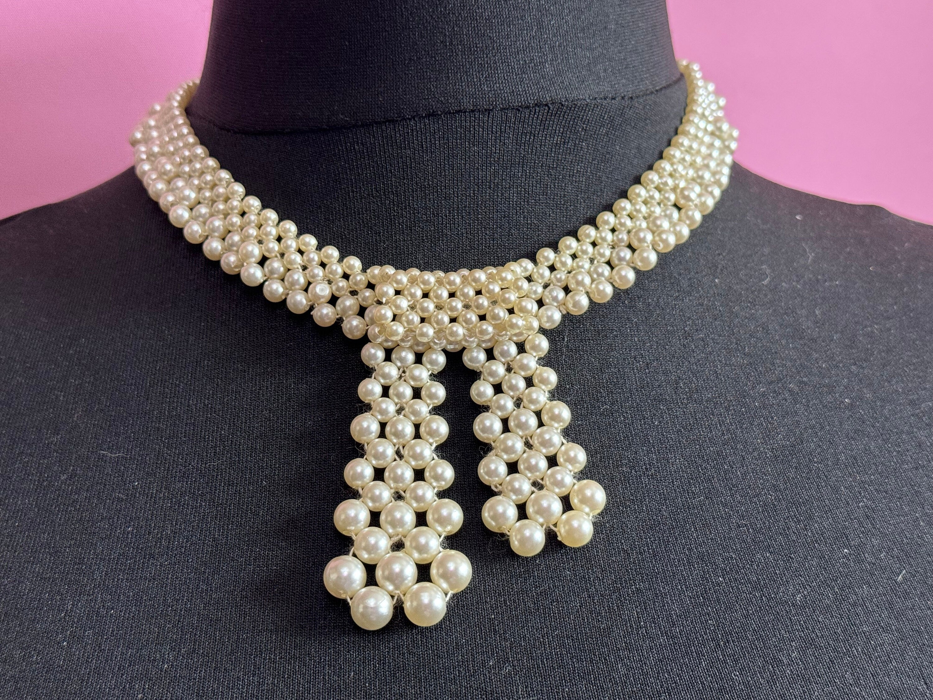 Vintage faux white Plastic round pearl woven multi strand elasticated choker collar necklace