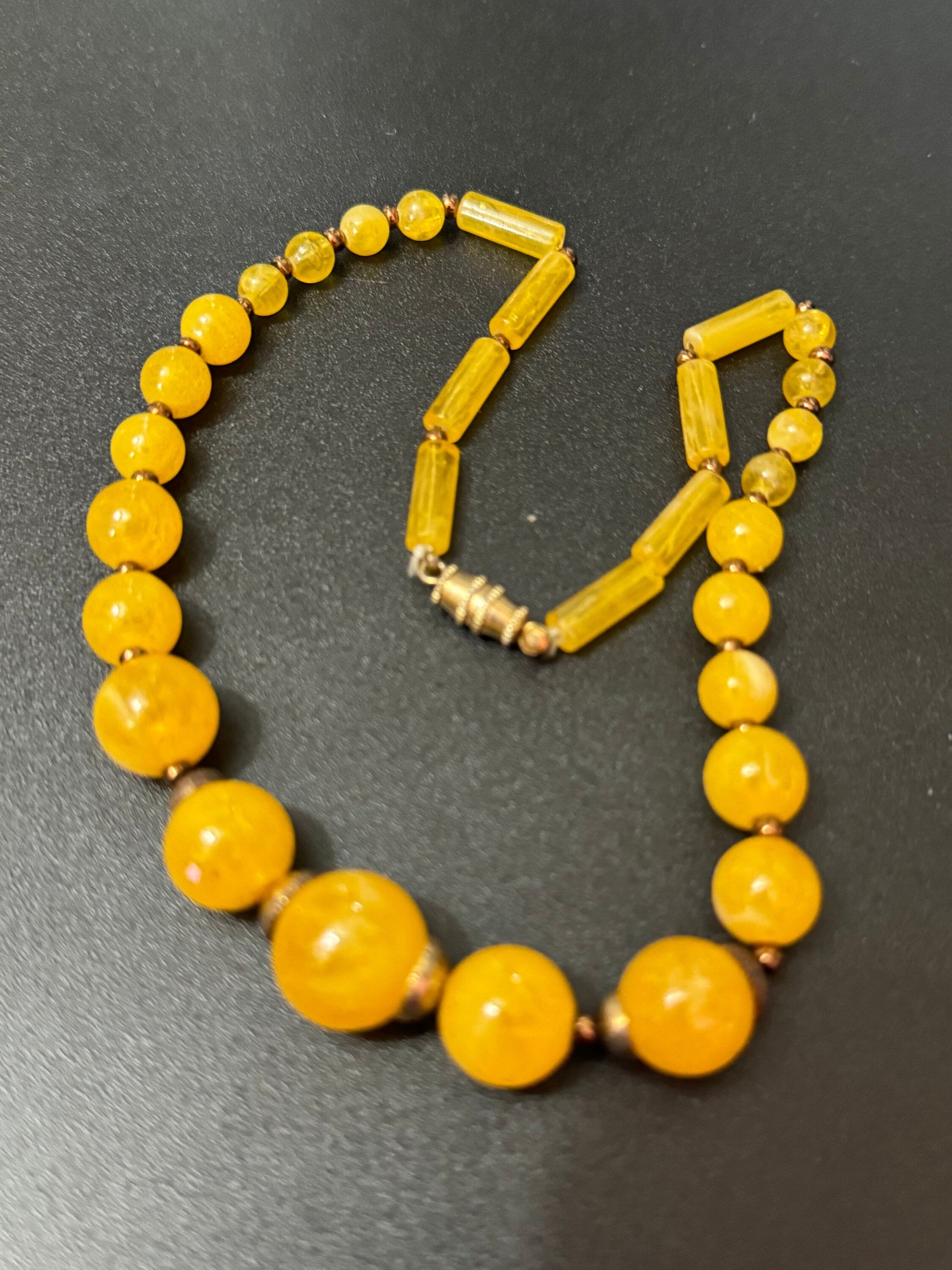 Vintage short yellow gold tone plastic beaded necklace petite 38cm