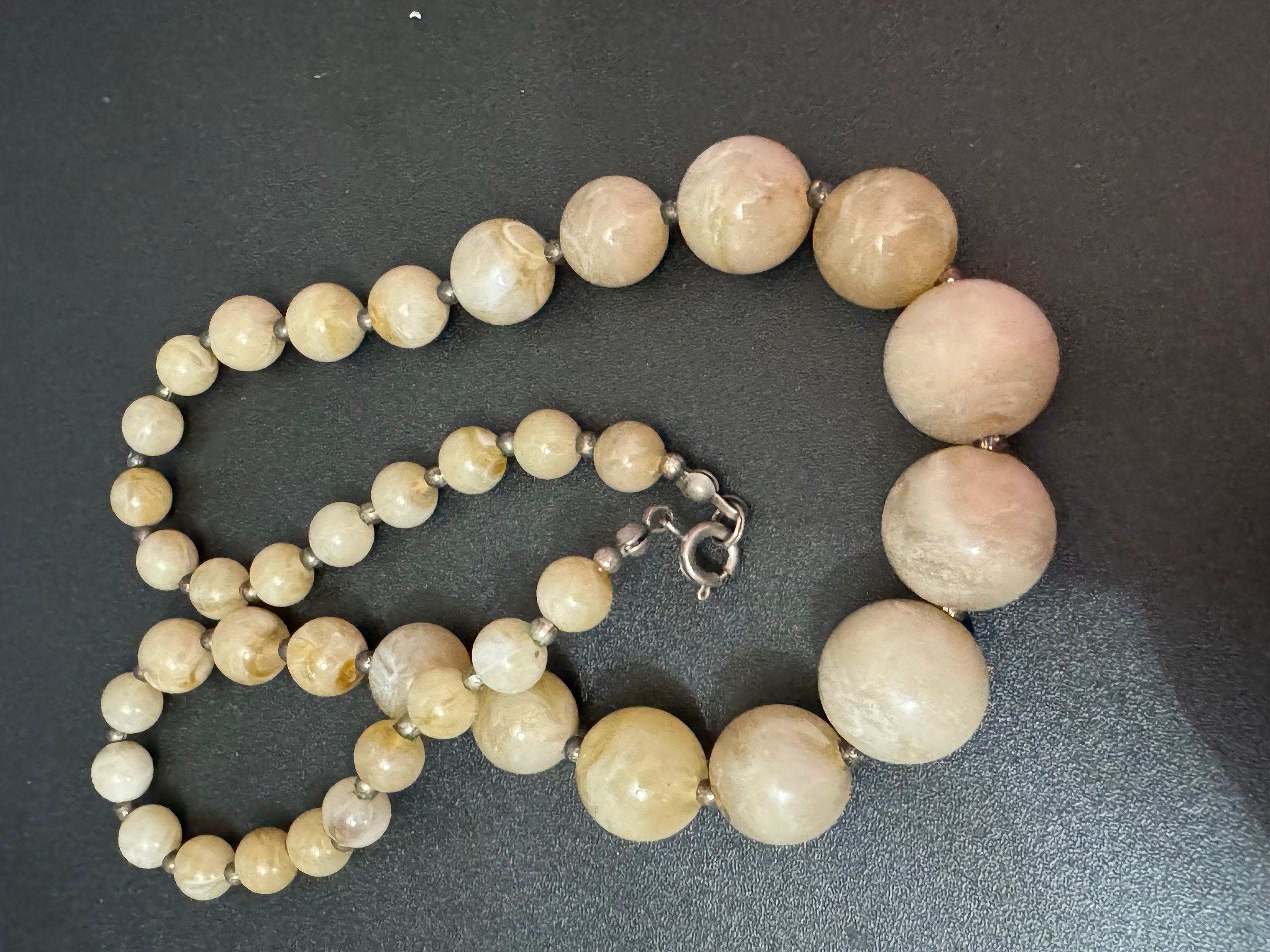 Vintage short beige brown neutral gold tone plastic beaded necklace 48cm