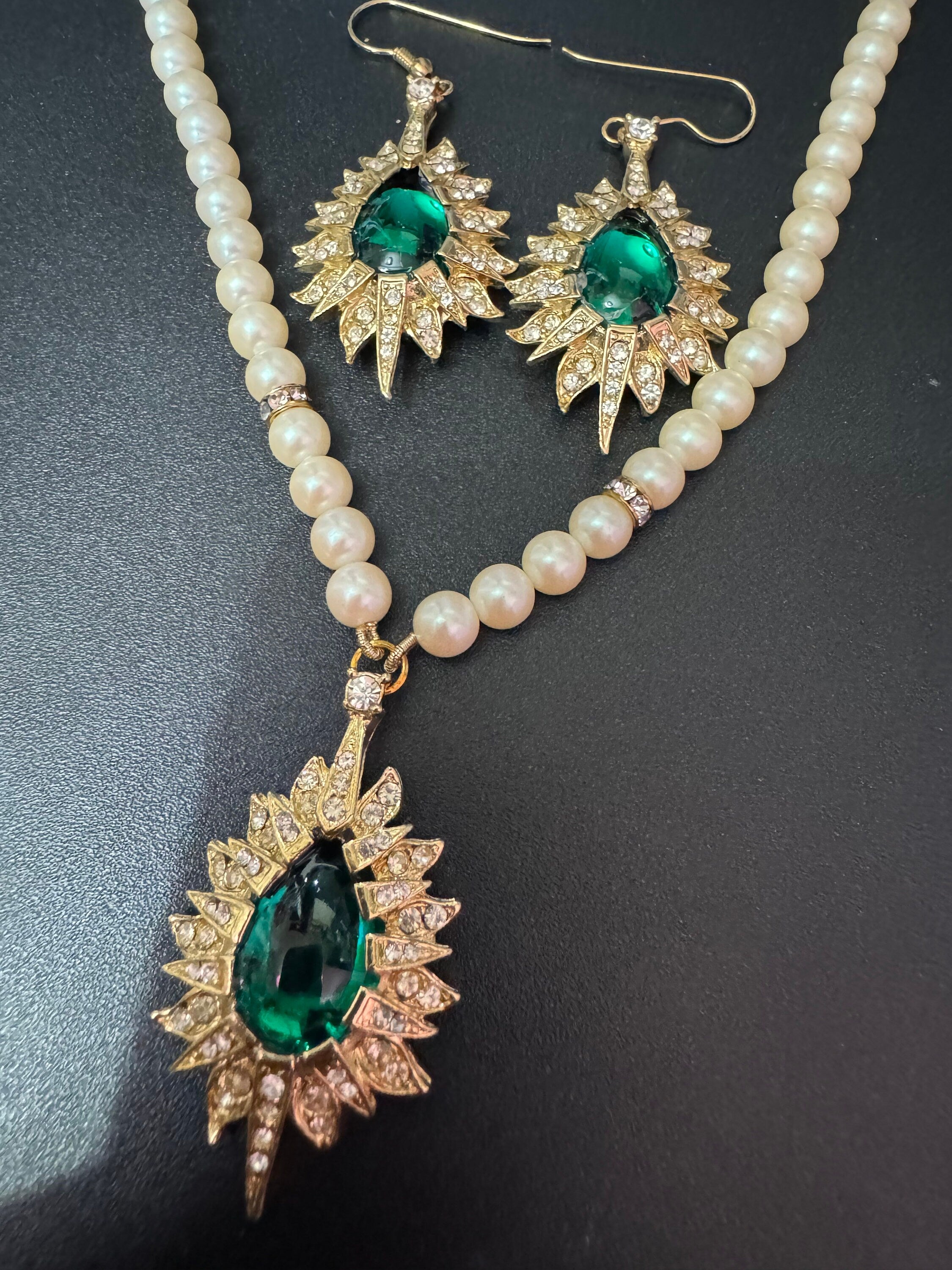 Vintage emerald green clear genuine Swarovski crystal gold tone faux acrylic pearl necklace and pierced drop earrings jewellery set