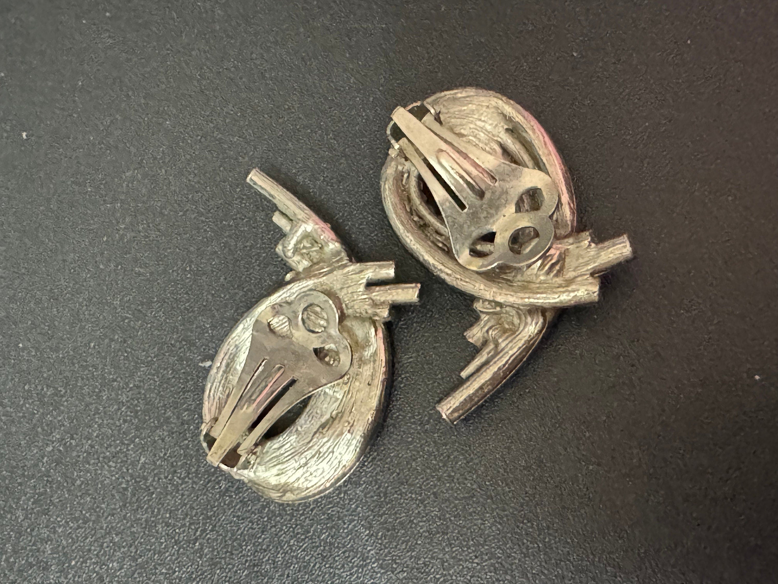 Vintage silver tone clip on abstract modernist earrings 3cm