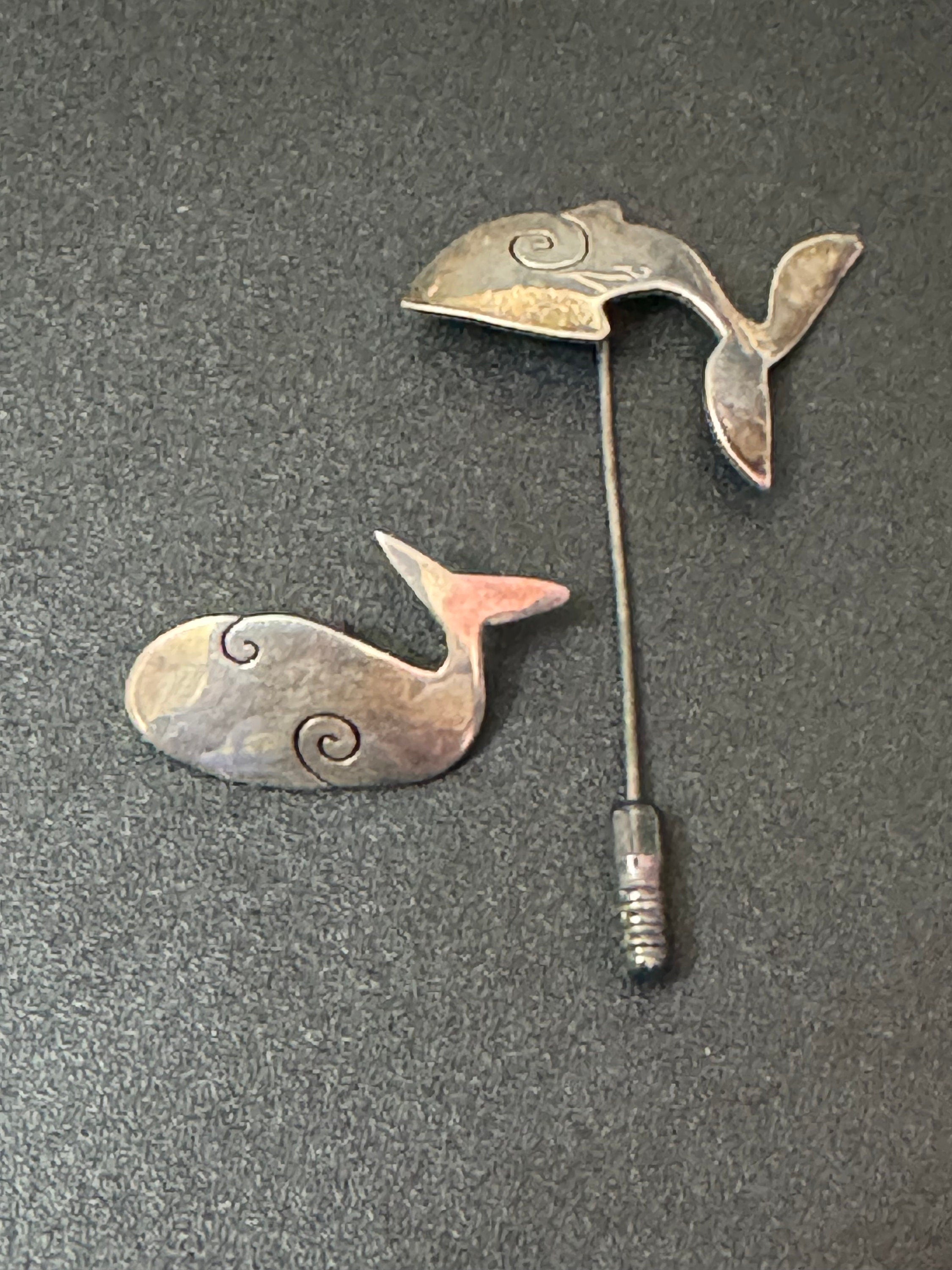Retro nautical jewellery set 925 sterling silver fish pendant and matching style whale lapel stick pin