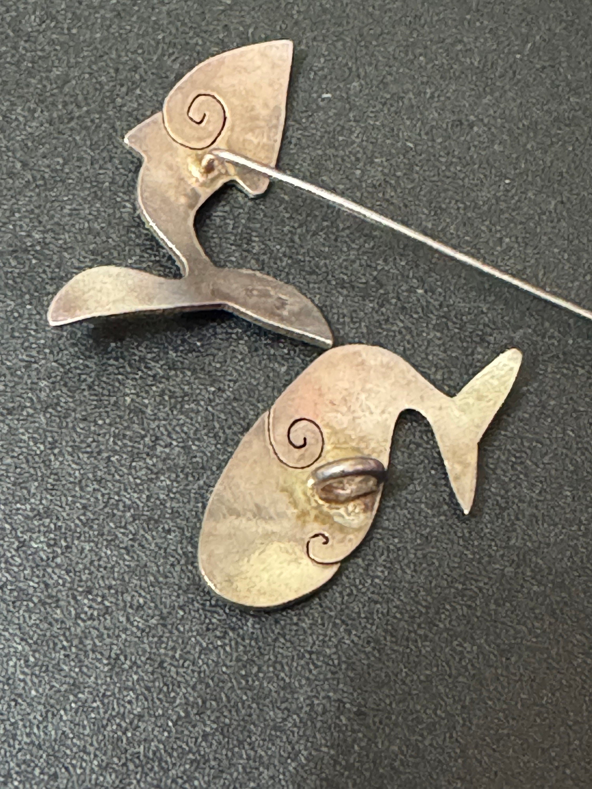 Retro nautical jewellery set 925 sterling silver fish pendant and matching style whale lapel stick pin