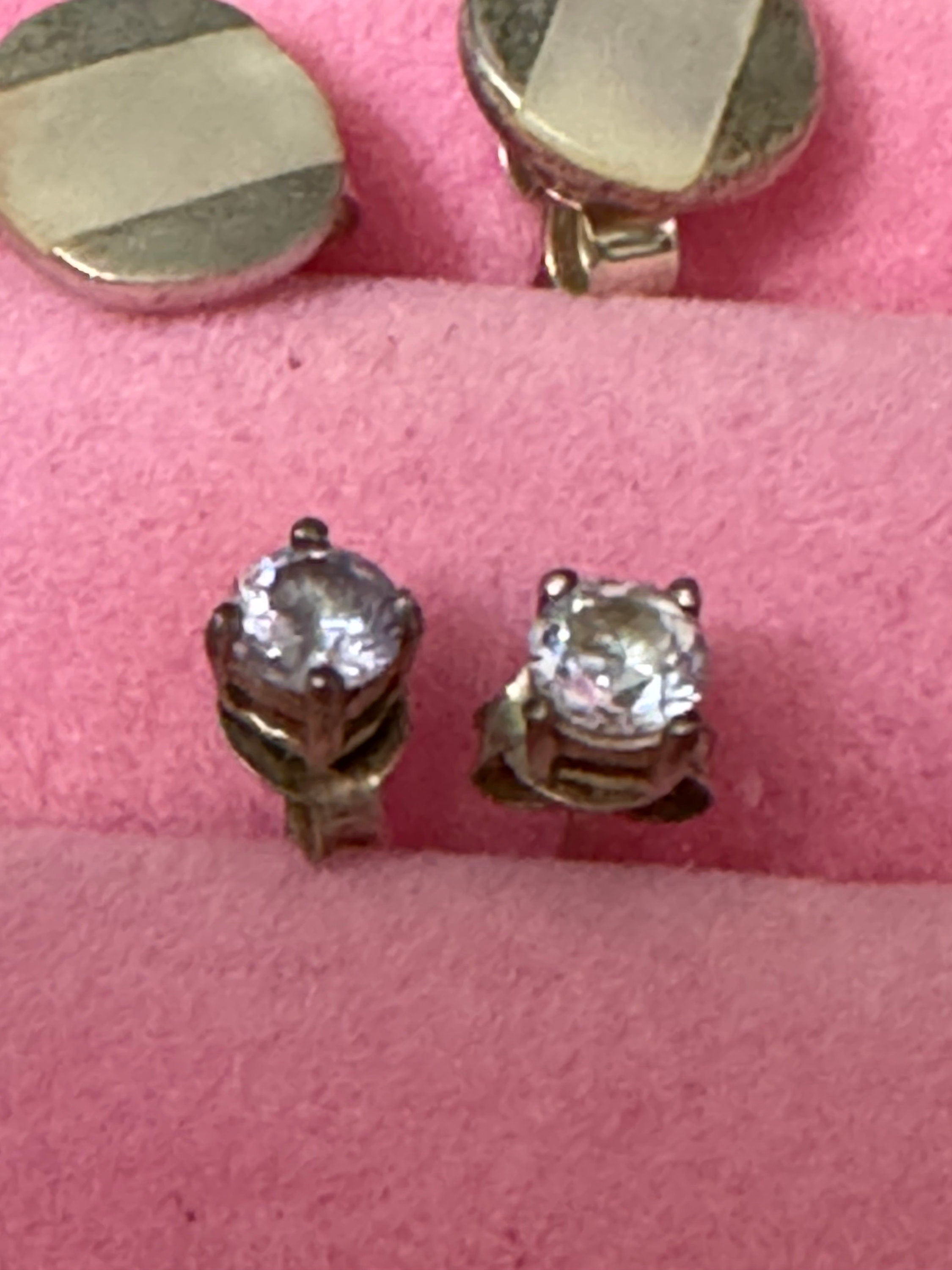 Pale purple small studs