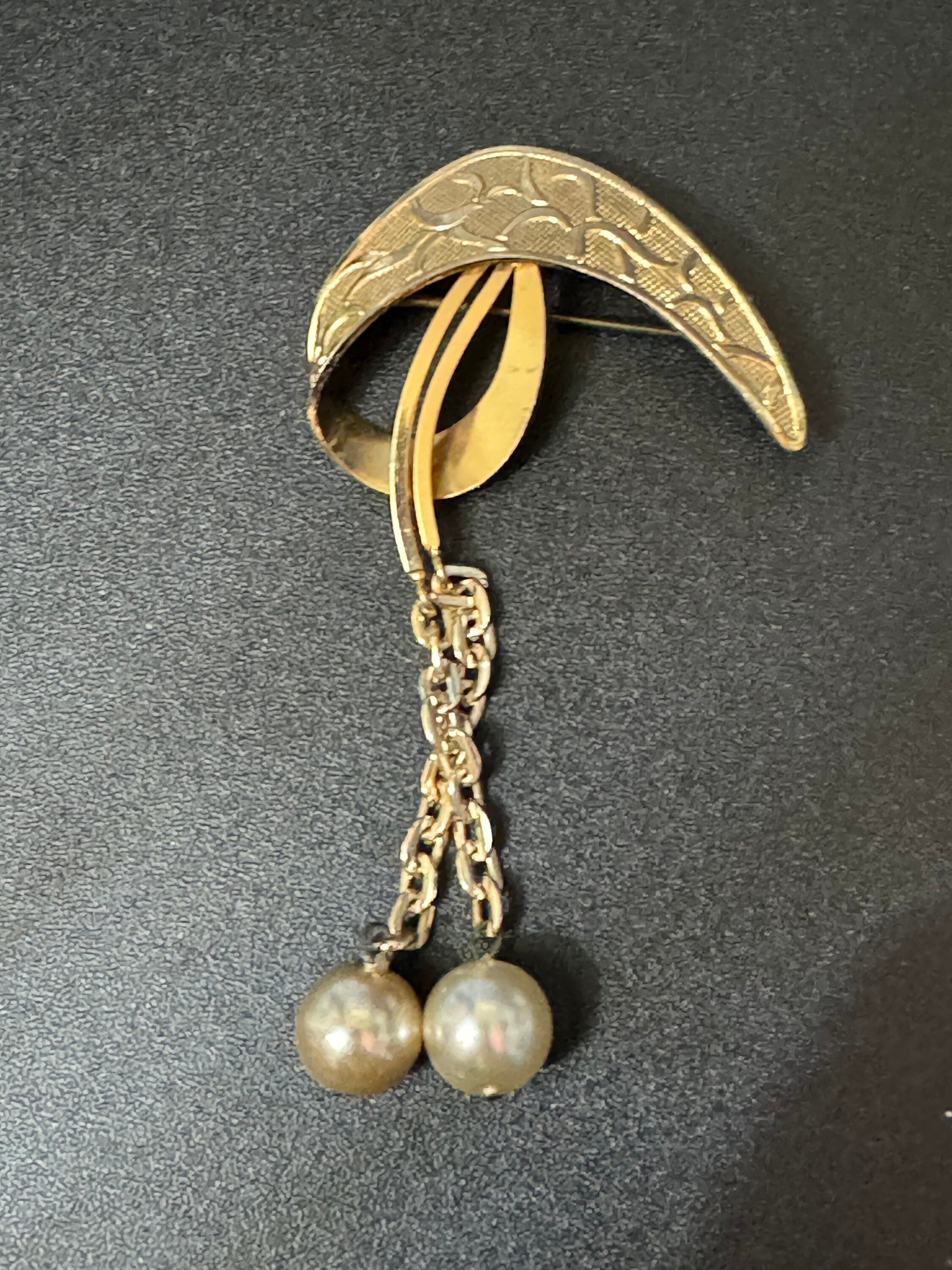 vintage modernist gold plated abstract faux pearl dropper brooch brutalist