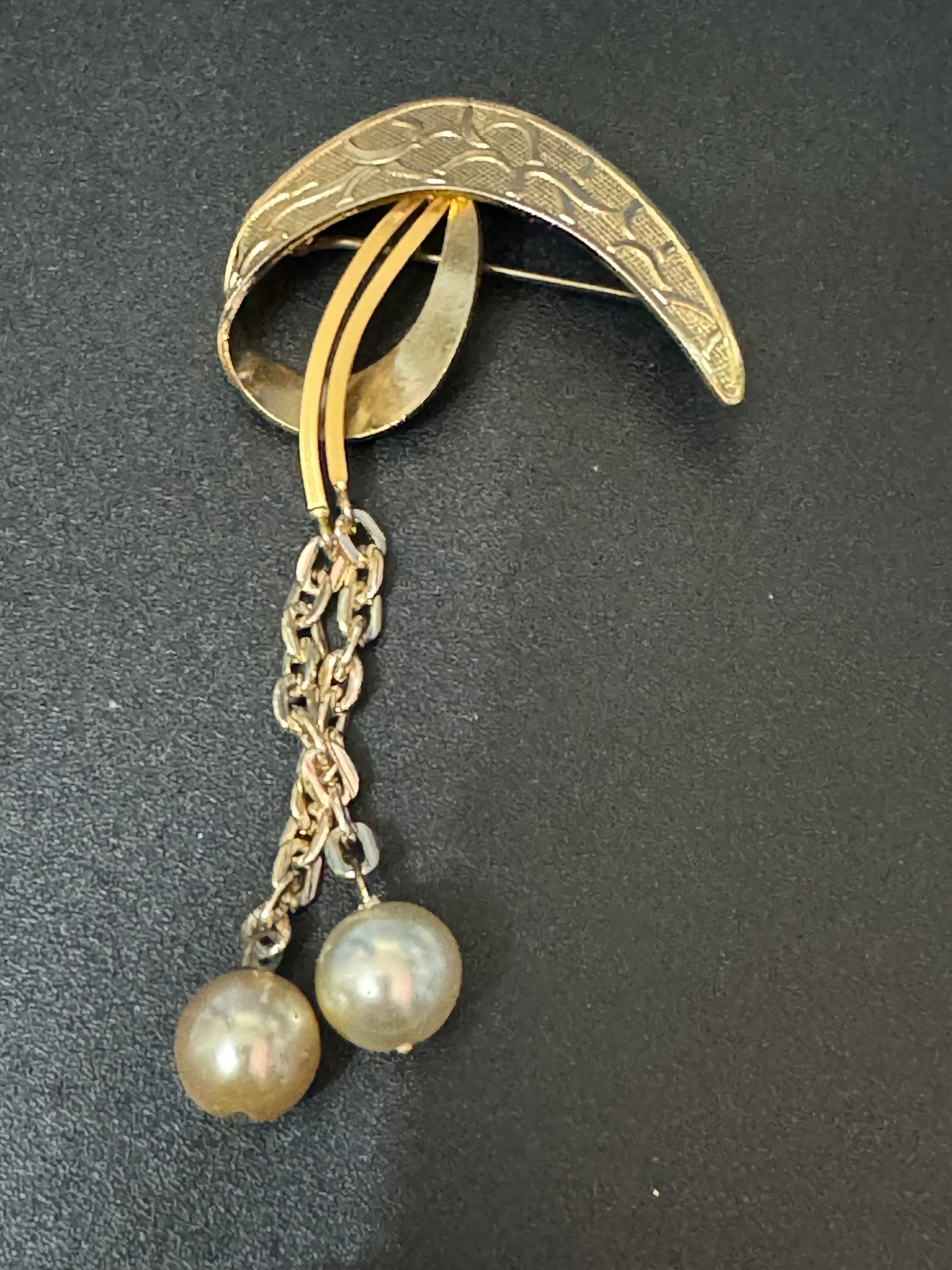 vintage modernist gold plated abstract faux pearl dropper brooch brutalist