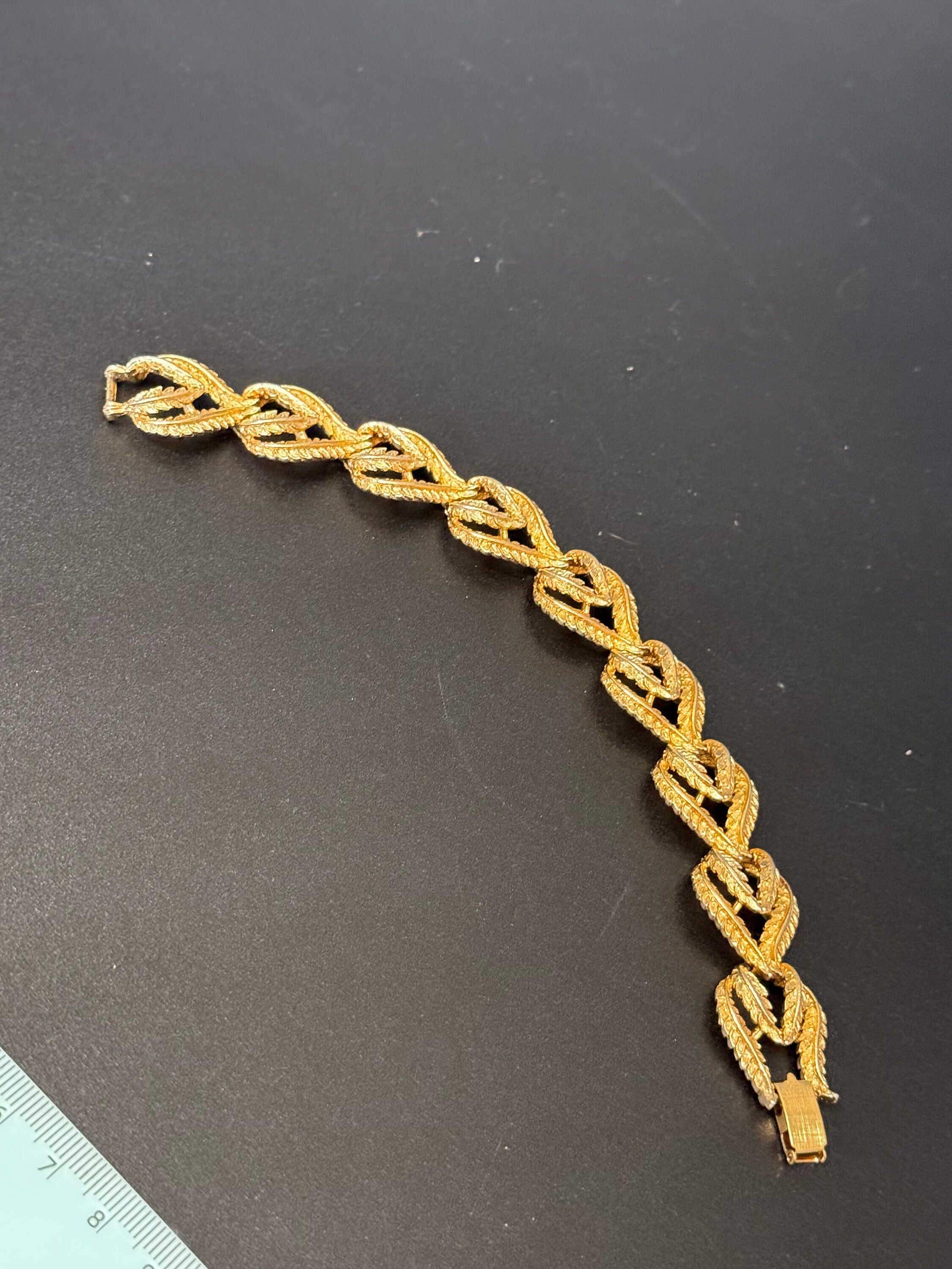 Vintage gold tone mid century floral Brushed panel link leaf bracelet 20cm