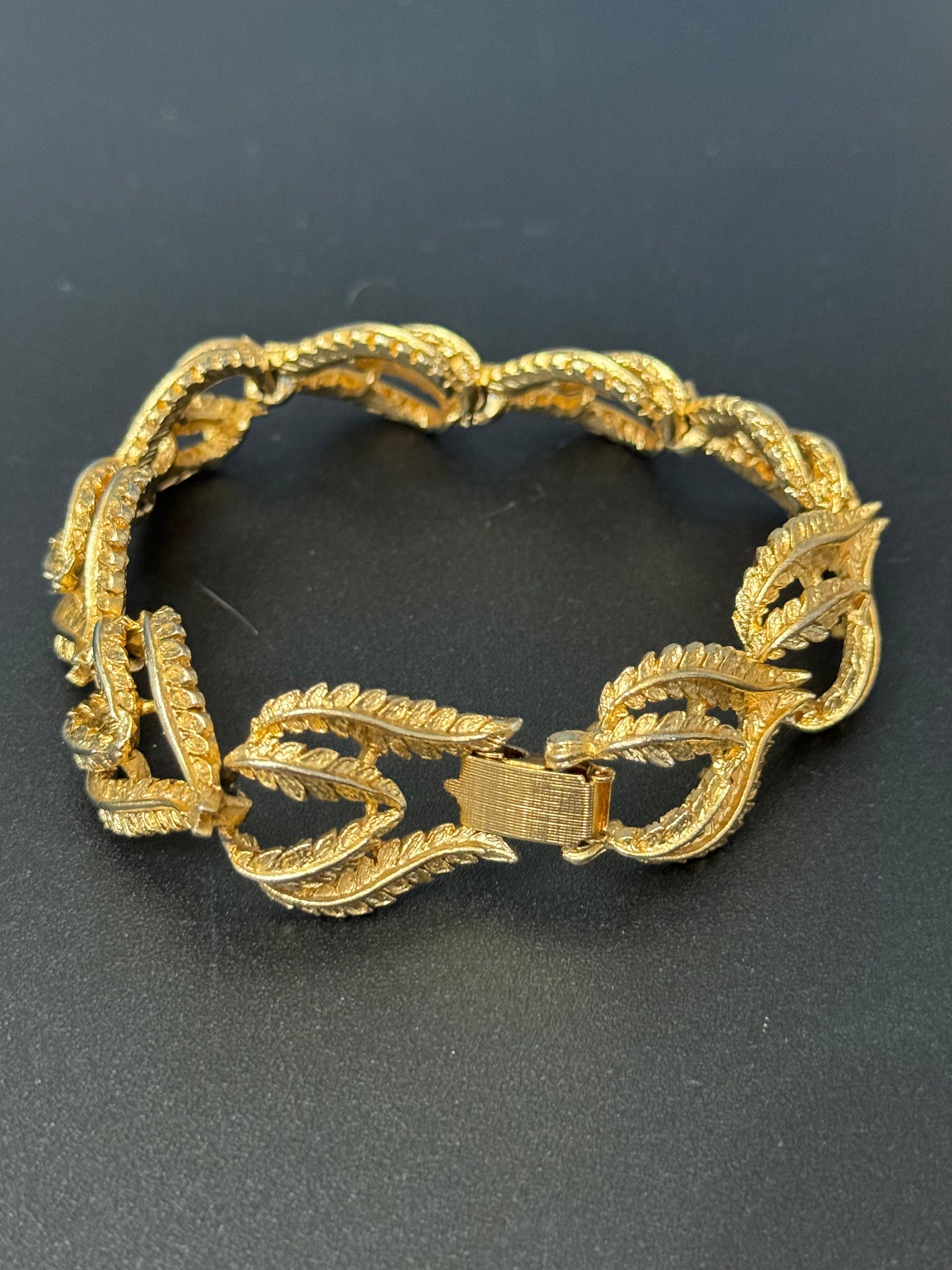 Vintage gold tone mid century floral Brushed panel link leaf bracelet 20cm