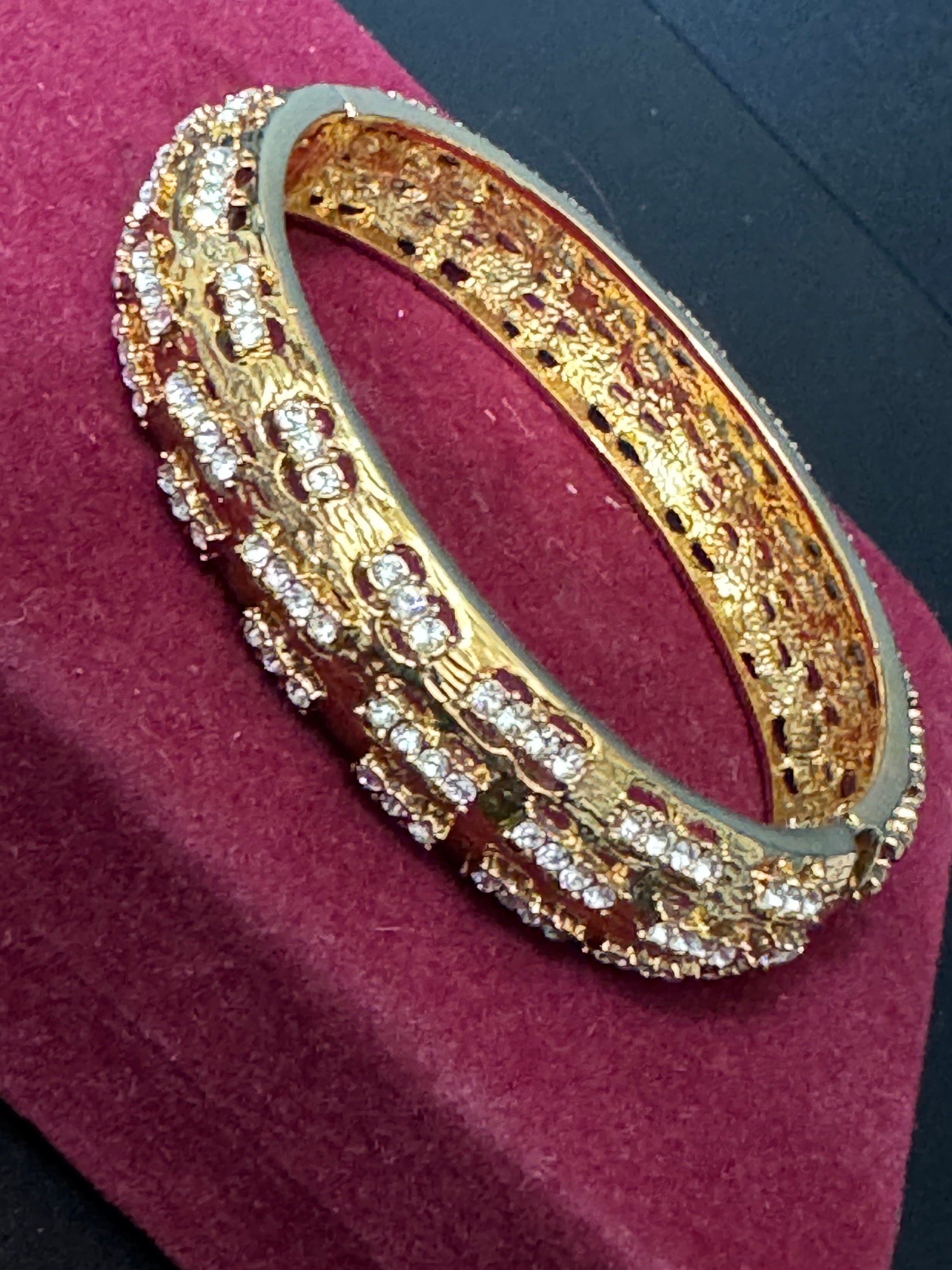 JBK Jaqueline Kennedy vintage gold tone clear diamanté Etruscan clamper bangle bracelet boxed