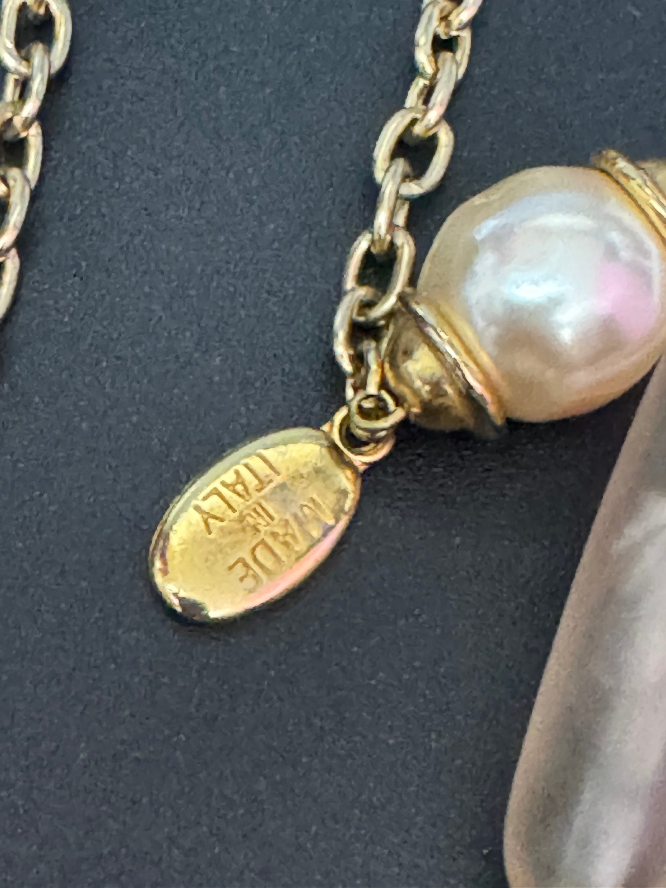 Vintage Italian oversized chunky faux pearl acrylic beaded pendant drop necklace gold tone chain 96cm
