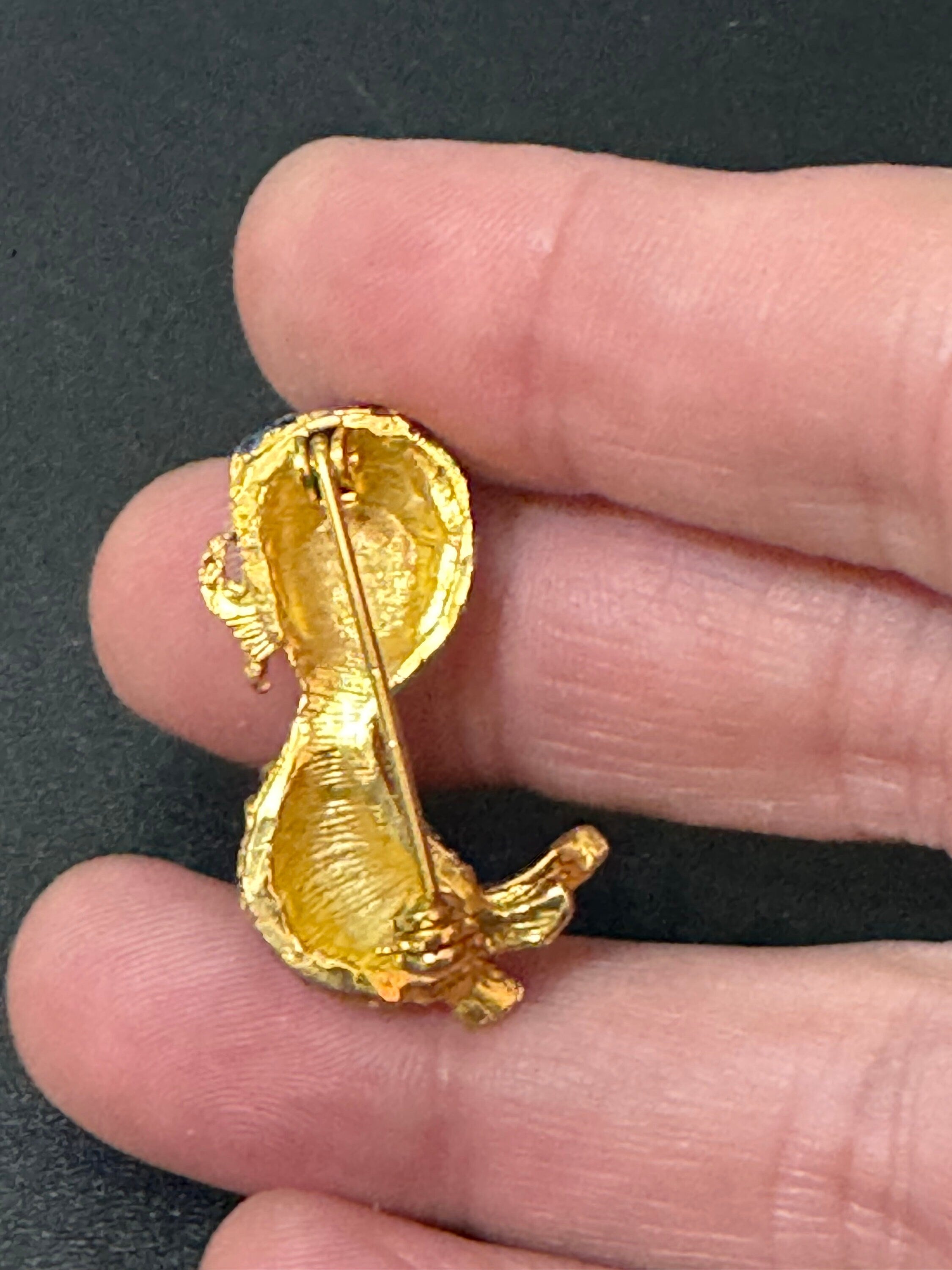 Novelty vintage duck brooch gold tone with clear diamanté and sapphire eyes