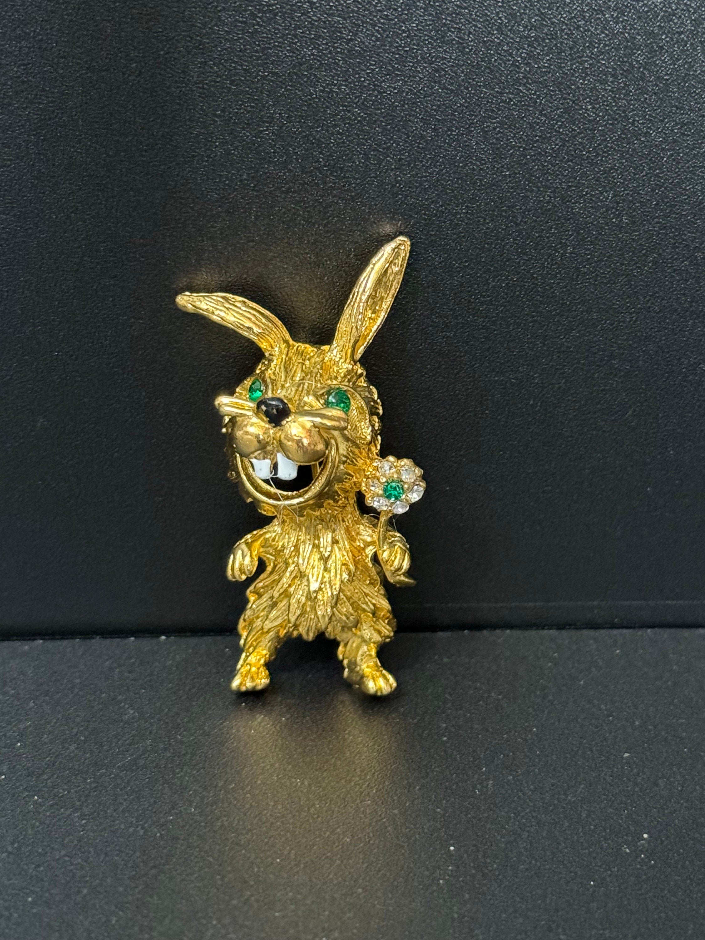 Novelty vintage cartoon rabbit brooch gold tone with clear diamanté and emerald eyes