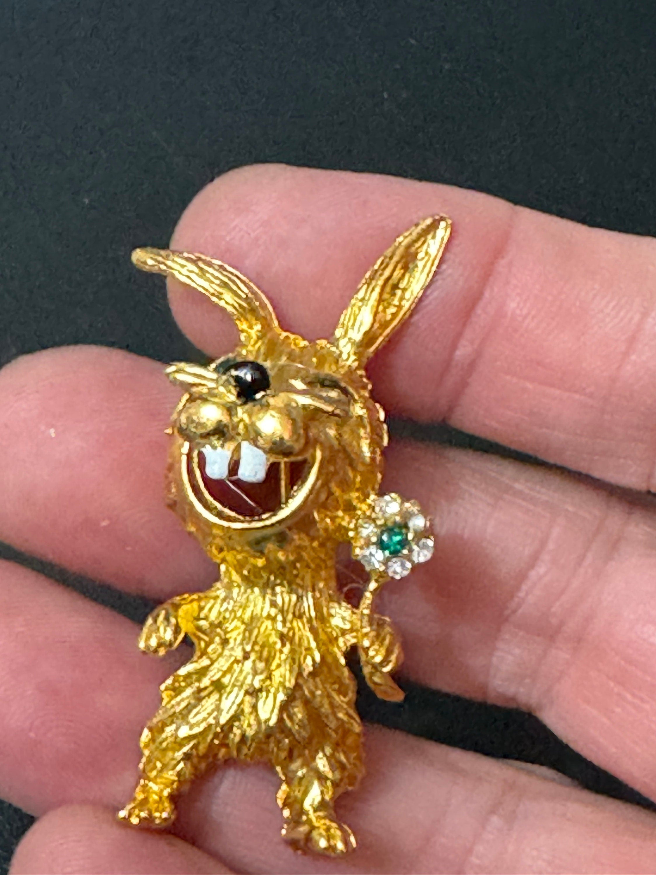Novelty vintage cartoon rabbit brooch gold tone with clear diamanté and emerald eyes