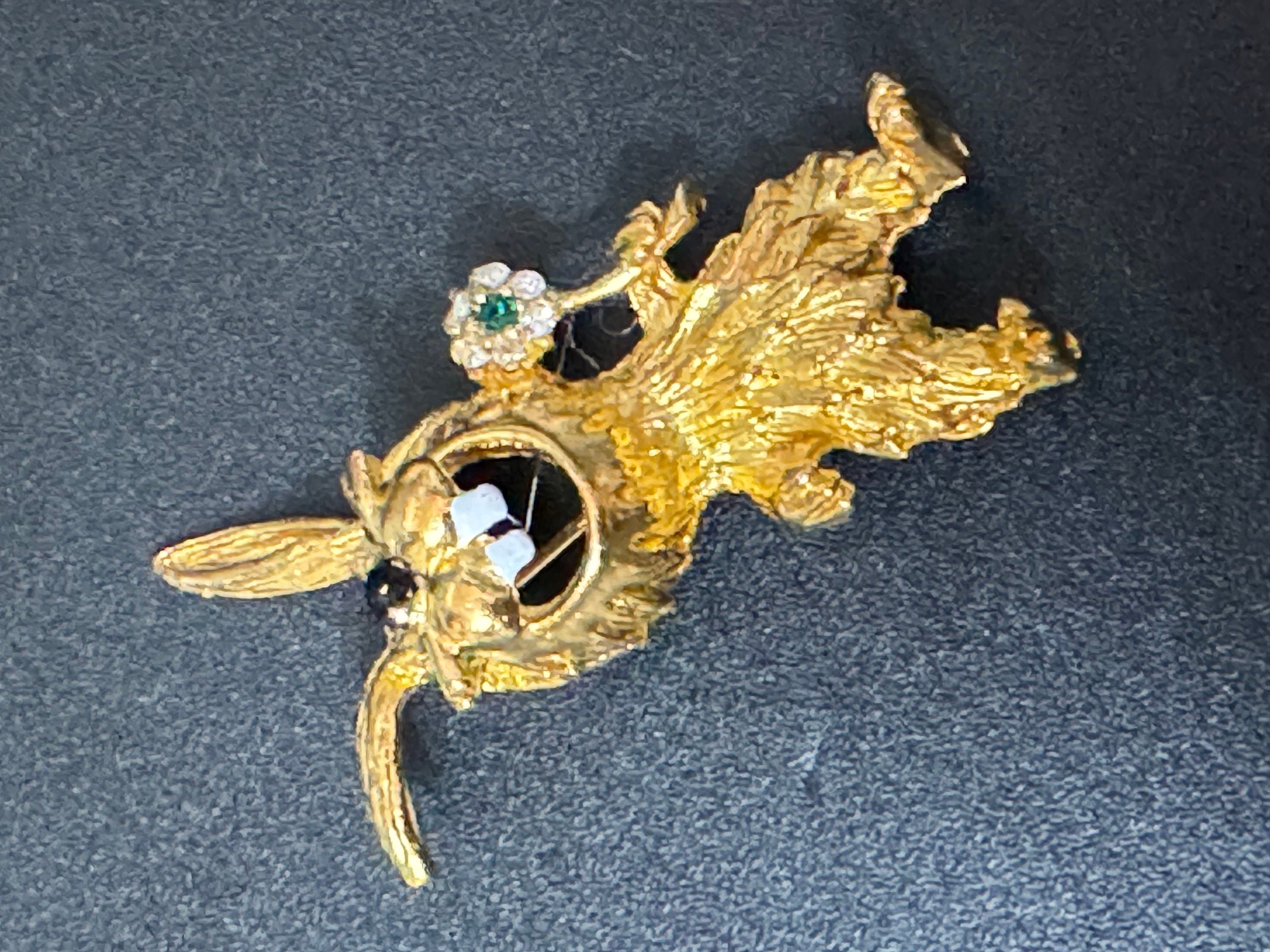 Novelty vintage cartoon rabbit brooch gold tone with clear diamanté and emerald eyes