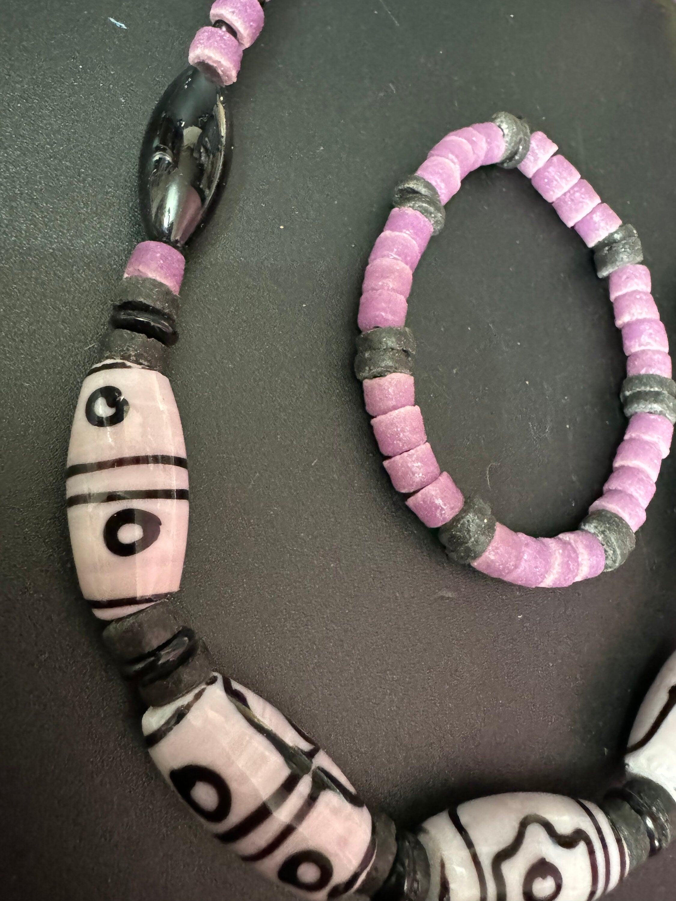 Signed Teng Yue lilac purple and black glass beaded necklace and stretch bracelet jewellery set