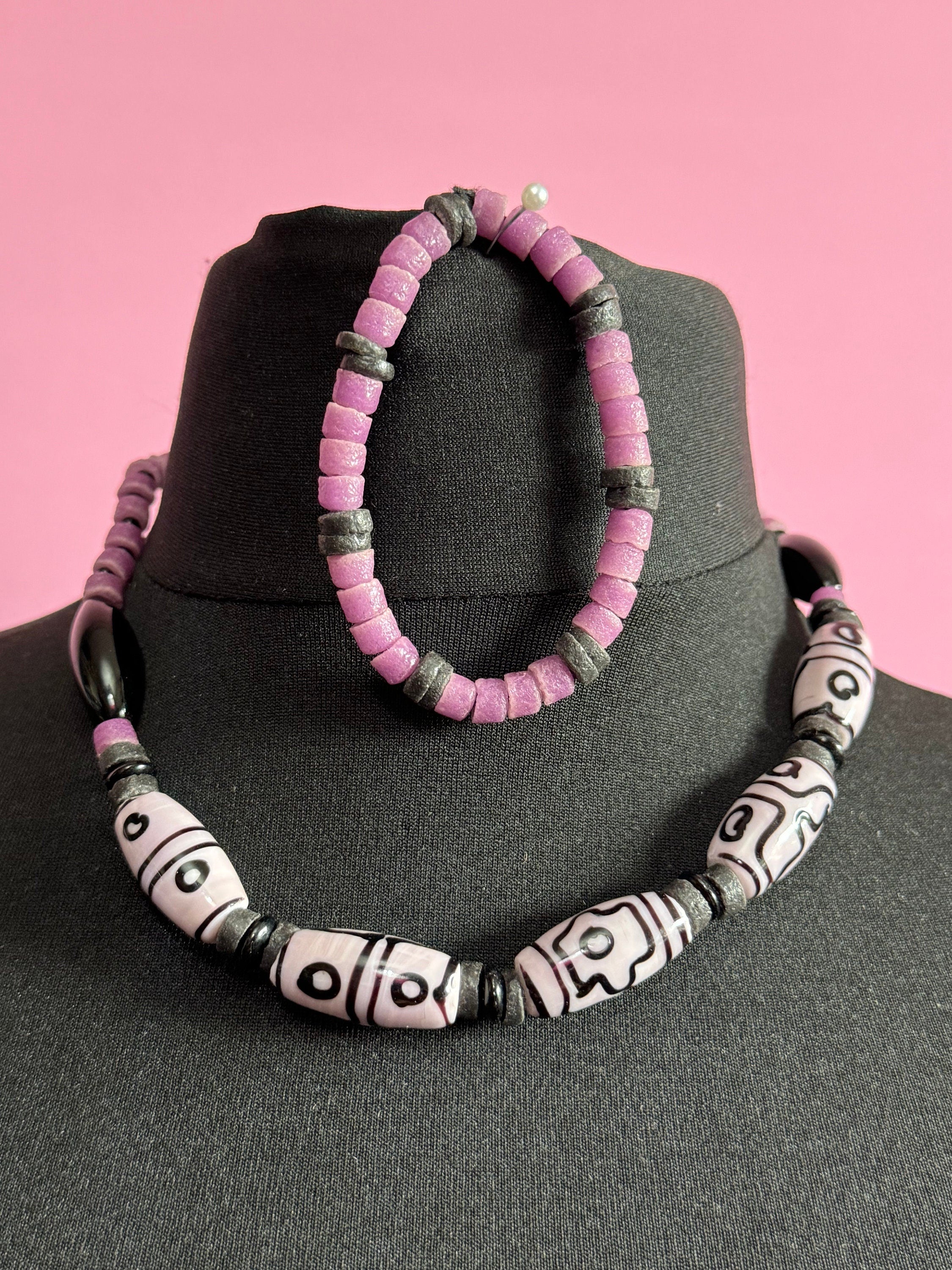 Signed Teng Yue lilac purple and black glass beaded necklace and stretch bracelet jewellery set