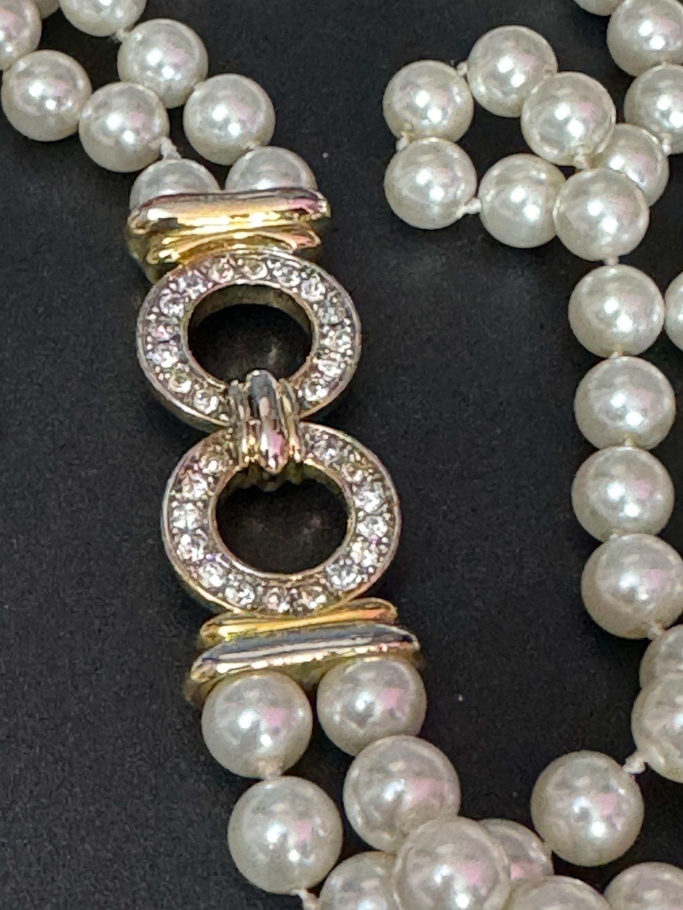 Vintage single strand high end cream glass knotted pearl necklace with diamanté detail 80cm