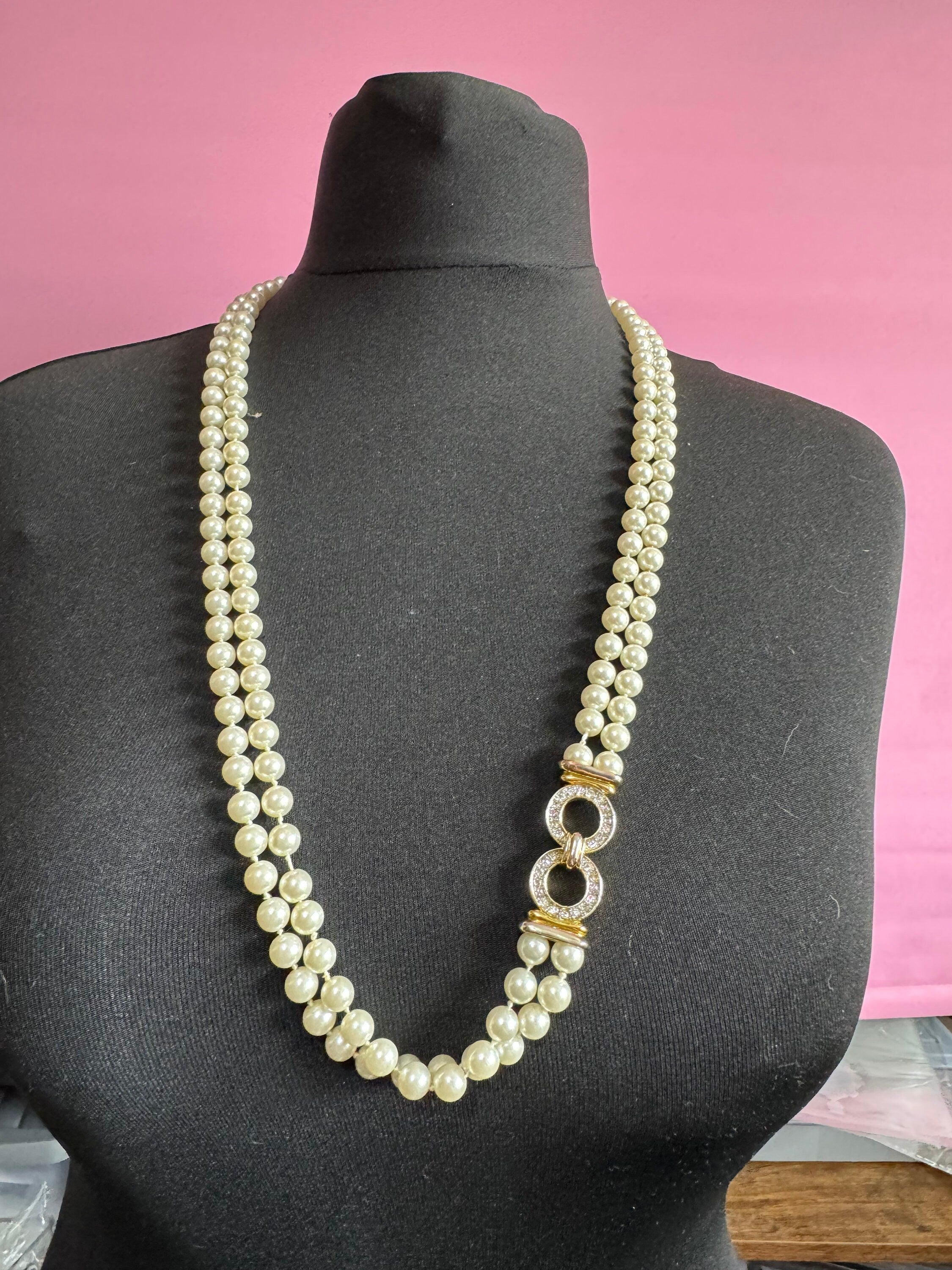 Vintage single strand high end cream glass knotted pearl necklace with diamanté detail 80cm