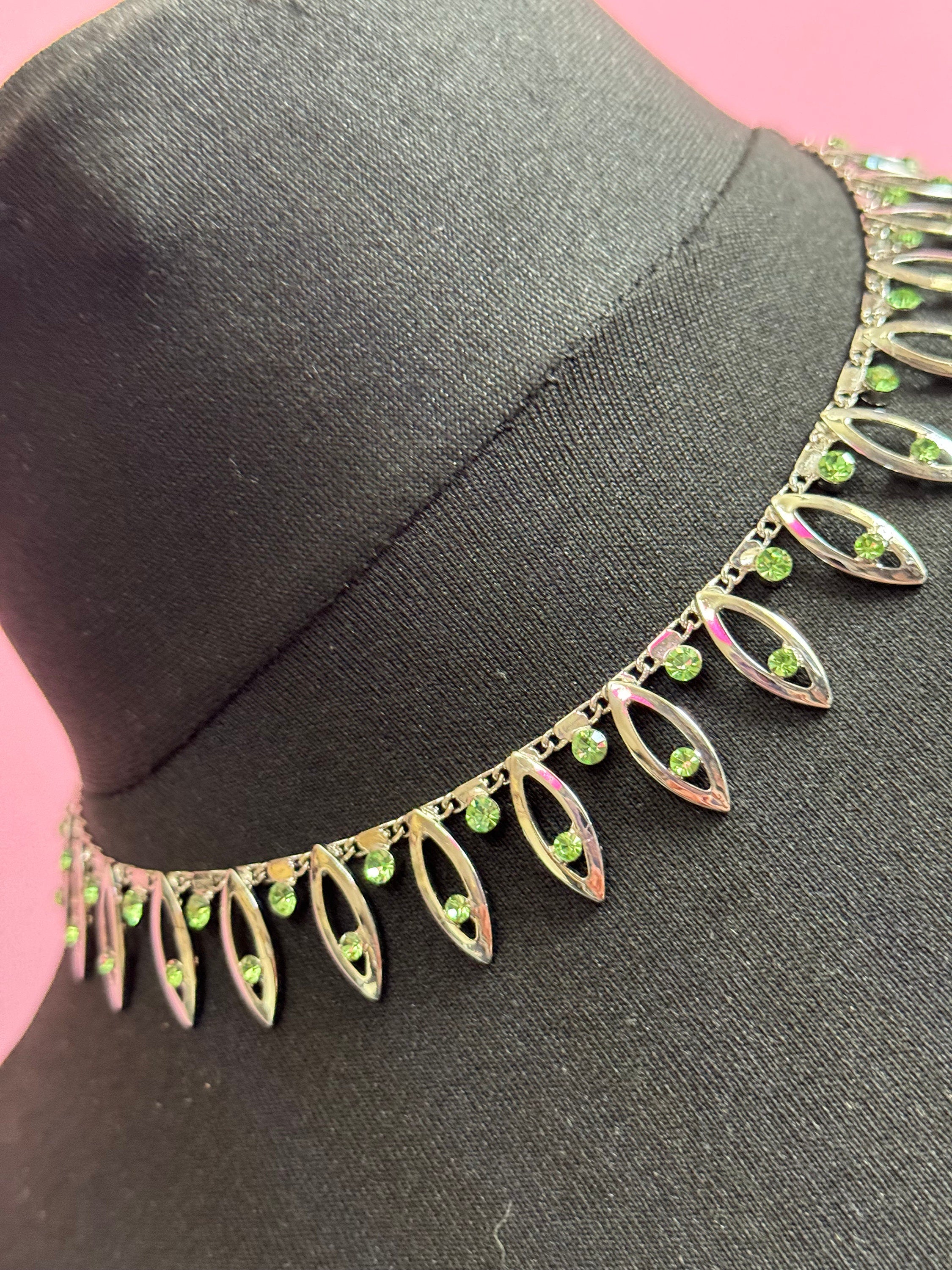 retro diamanté emerald light green rhinestone crystal silver tone party cocktail necklace 42-50cm