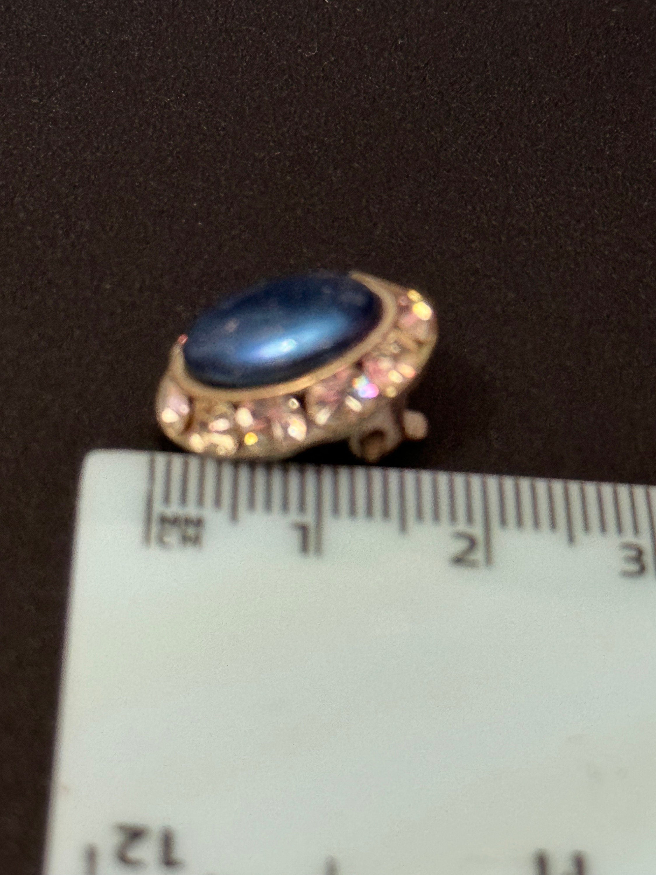 Small Vintage silver tone blue oval cabochon clear glass diamanté paste pair stud clip on earrings