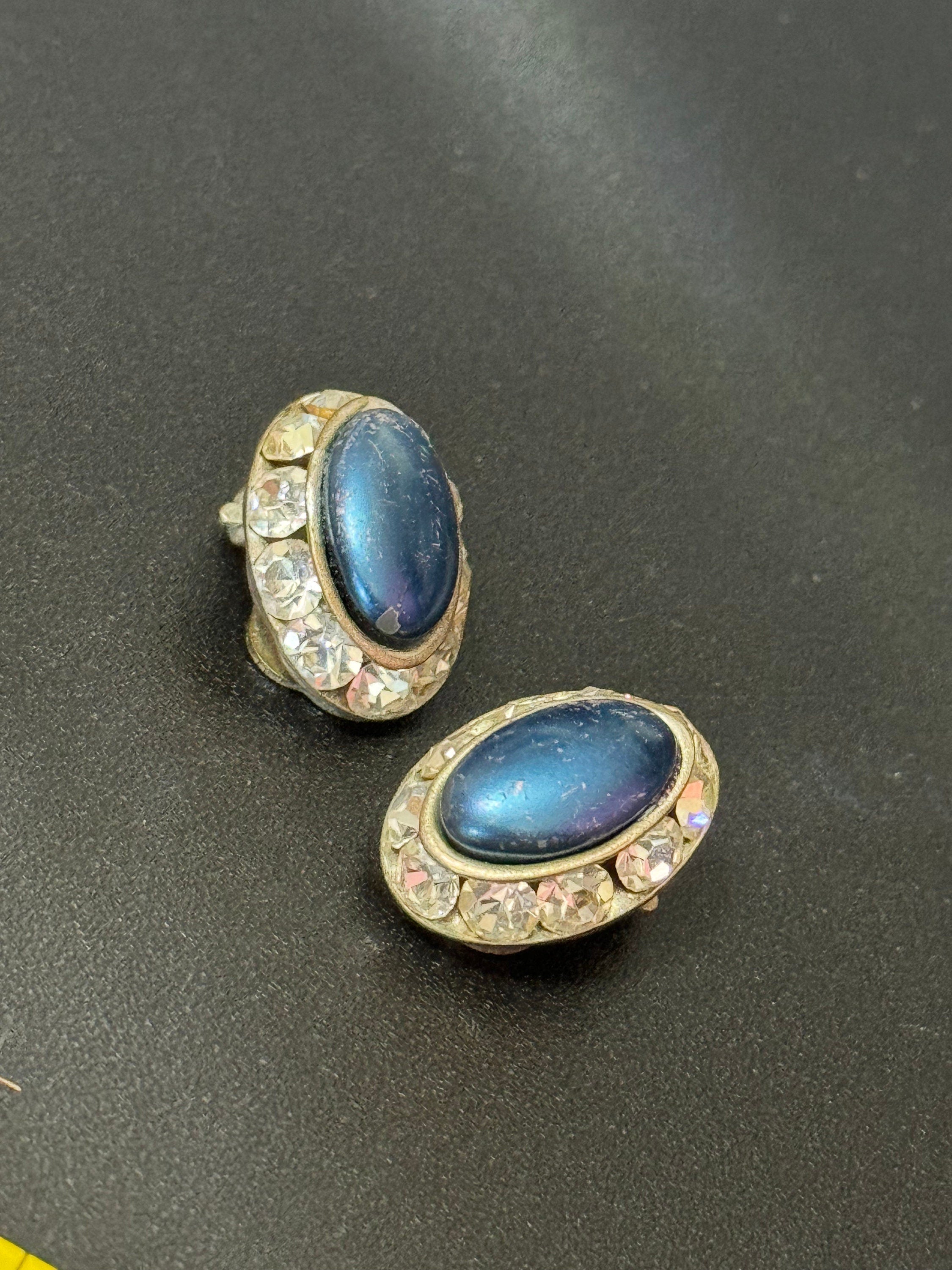 Small Vintage silver tone blue oval cabochon clear glass diamanté paste pair stud clip on earrings