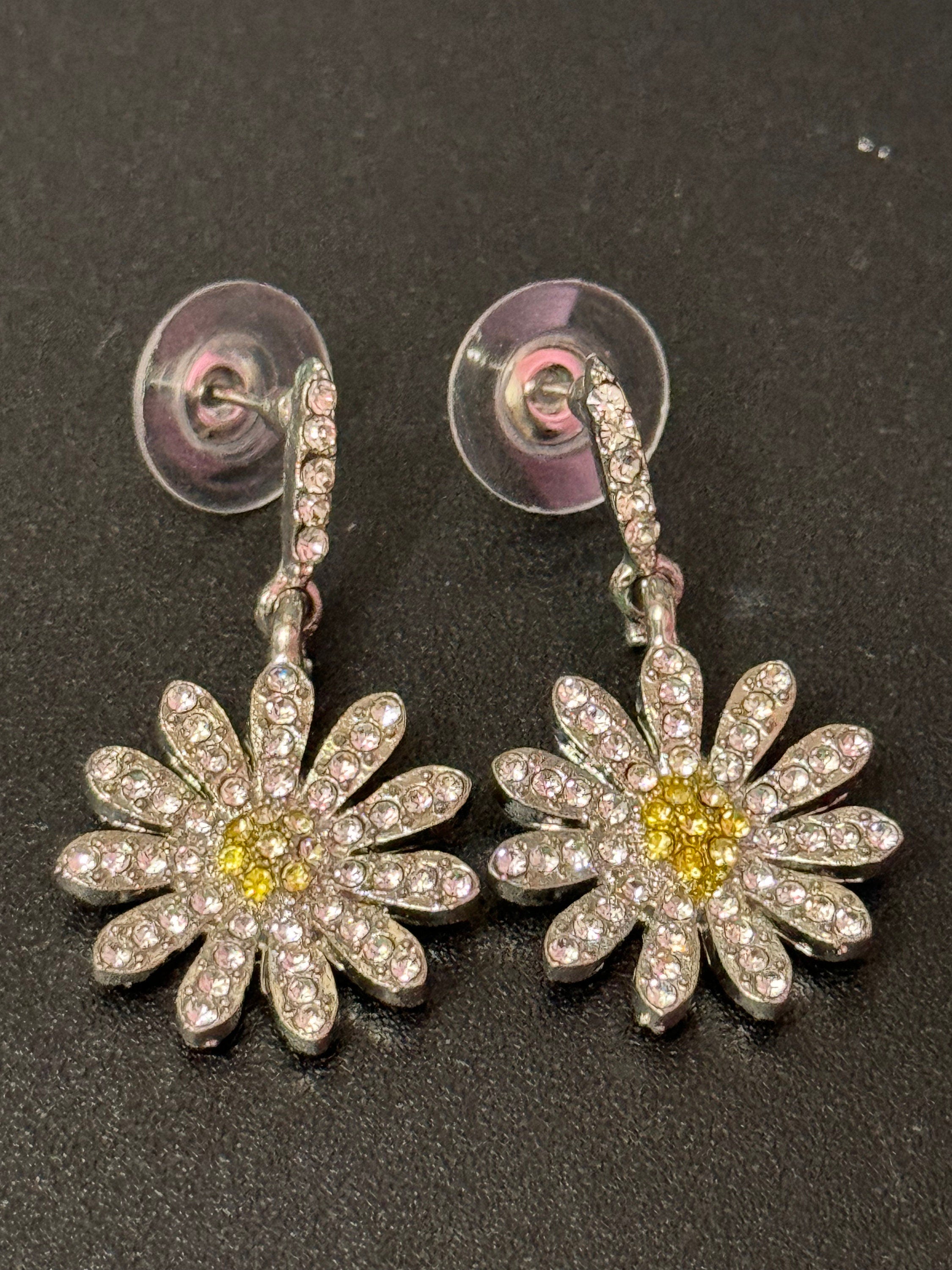 Retro Clear diamanté  floral daisy flower  dangly drop earrings silver tone pierced