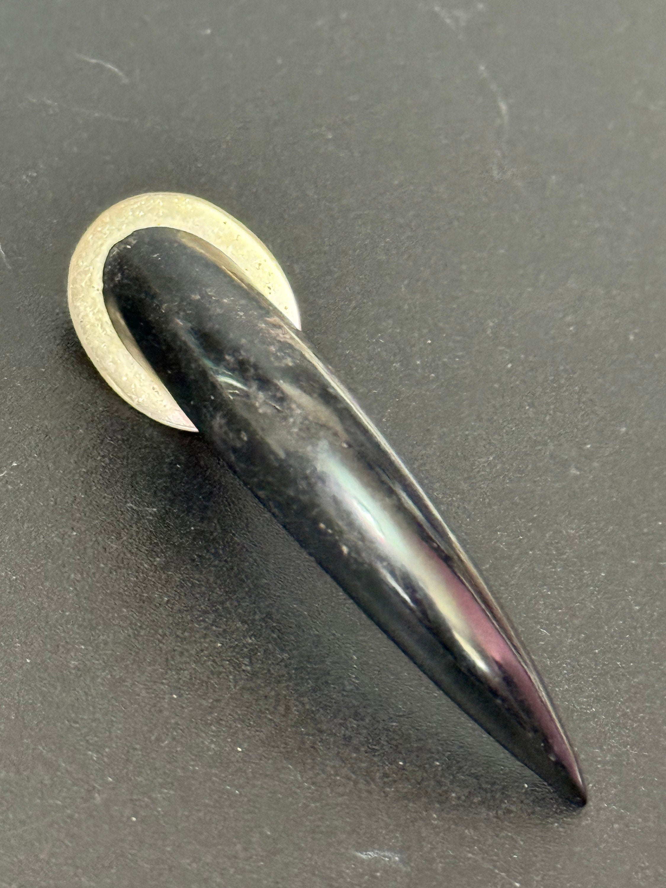 1 x Art Deco Geometric Silver Chrome early plastic celluloid black tooth dress Clip metal