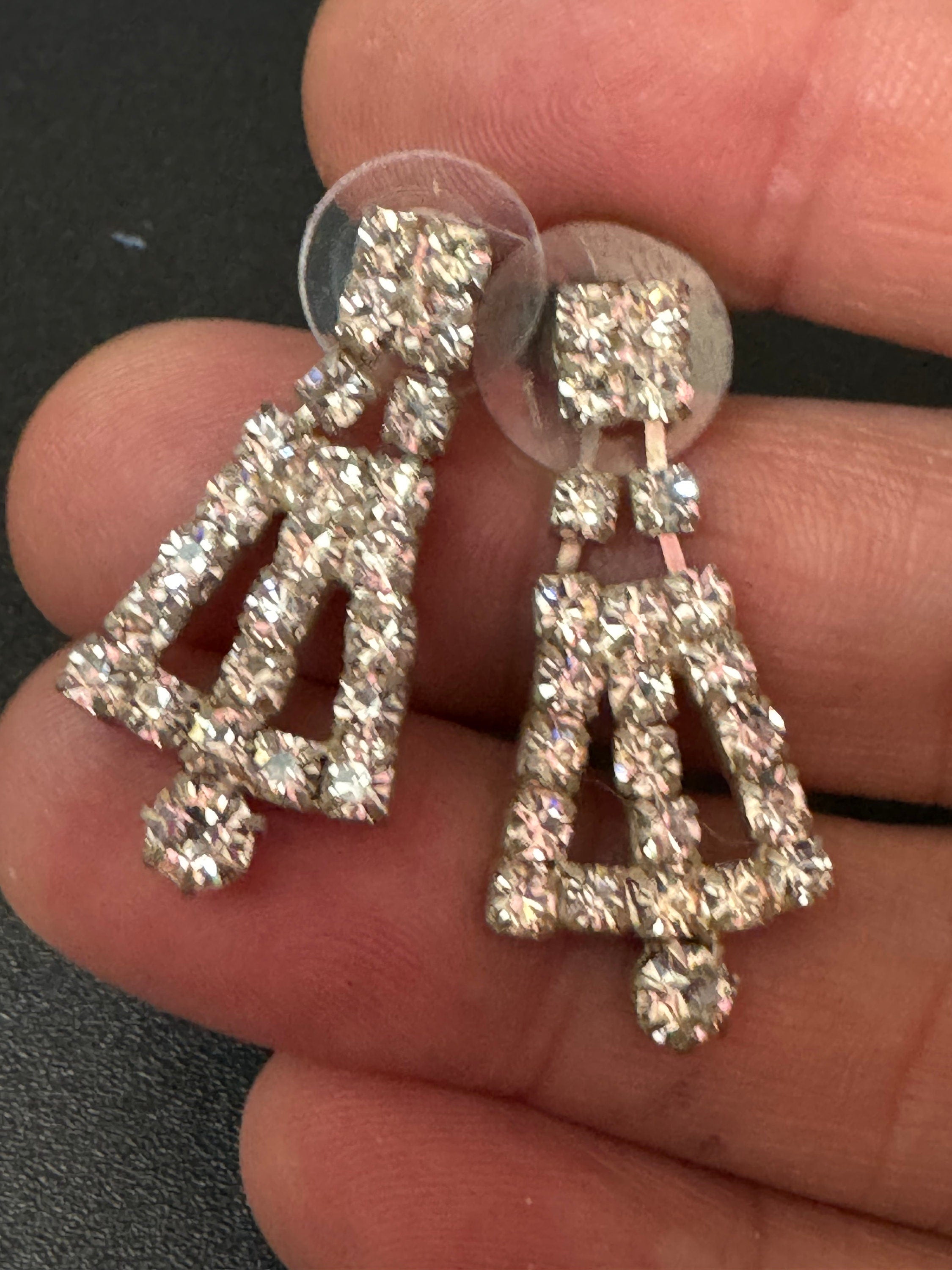 Vintage retro clear claw set rhinestone paste diamanté fine dangly drop pierced earrings  silver tone