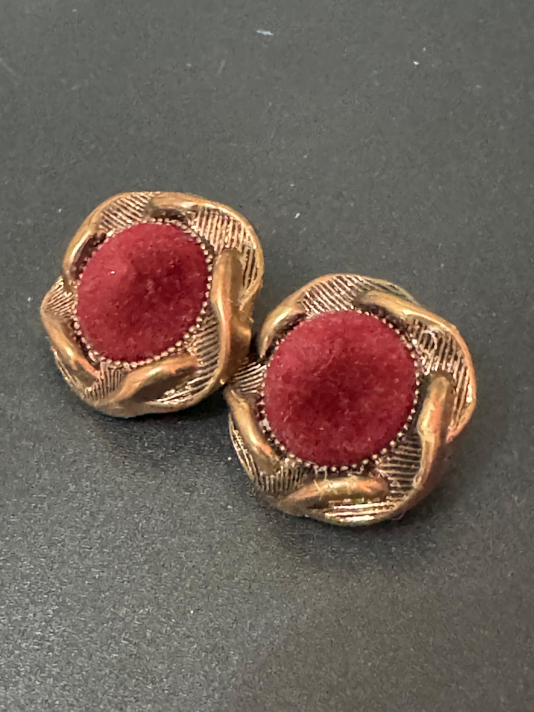 Oversized vintage dark red maroon velvet low domed plastic button Clip On Earrings copper tone lightweight 2.5cm