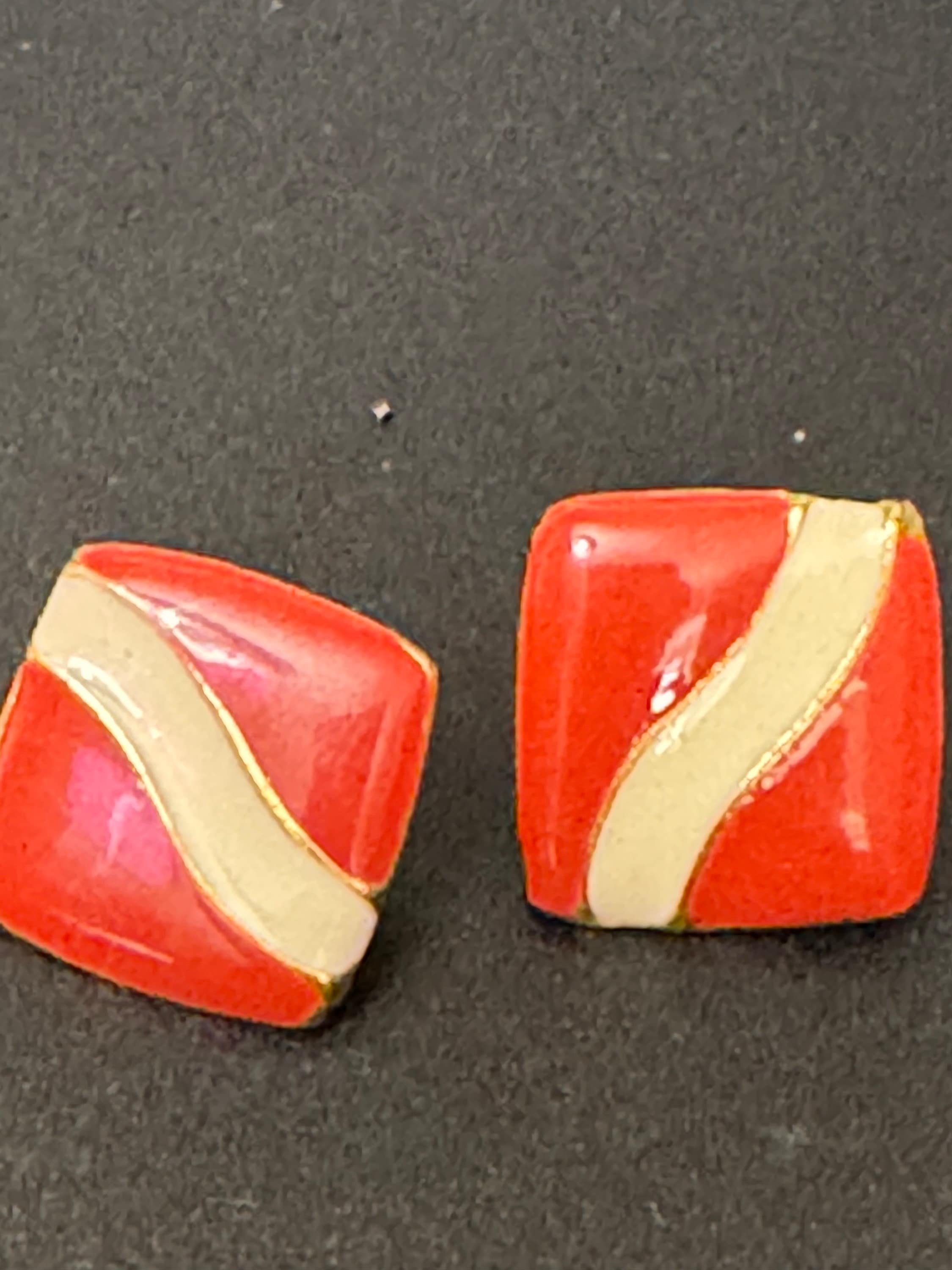 Vintage russet brown dark orange and cream enamel gold tone square  stud earrings for pierced ears
