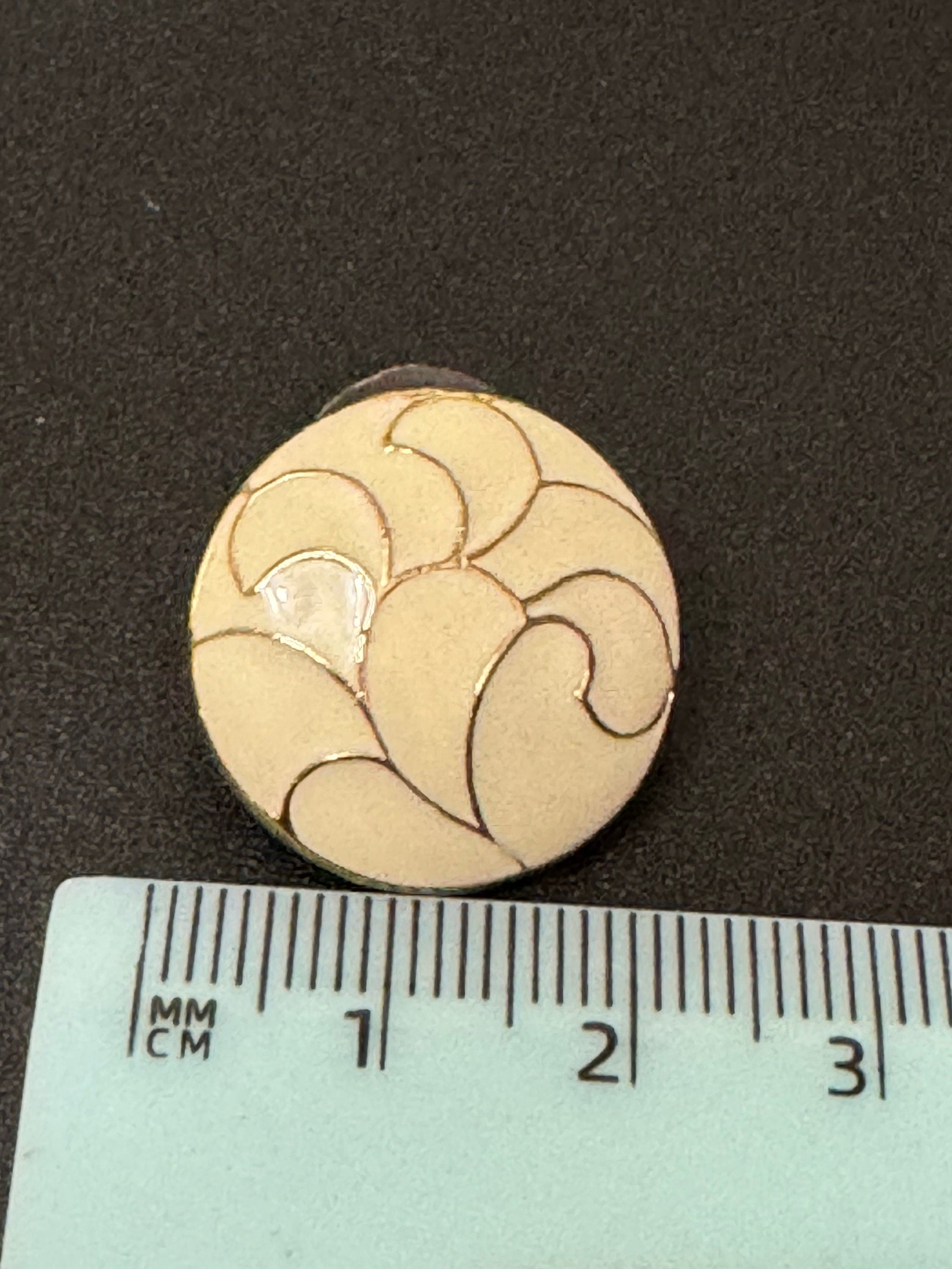 Vintage 1980s nude neutral cream enamel studs for pierced ears stud earrings gold tone high end