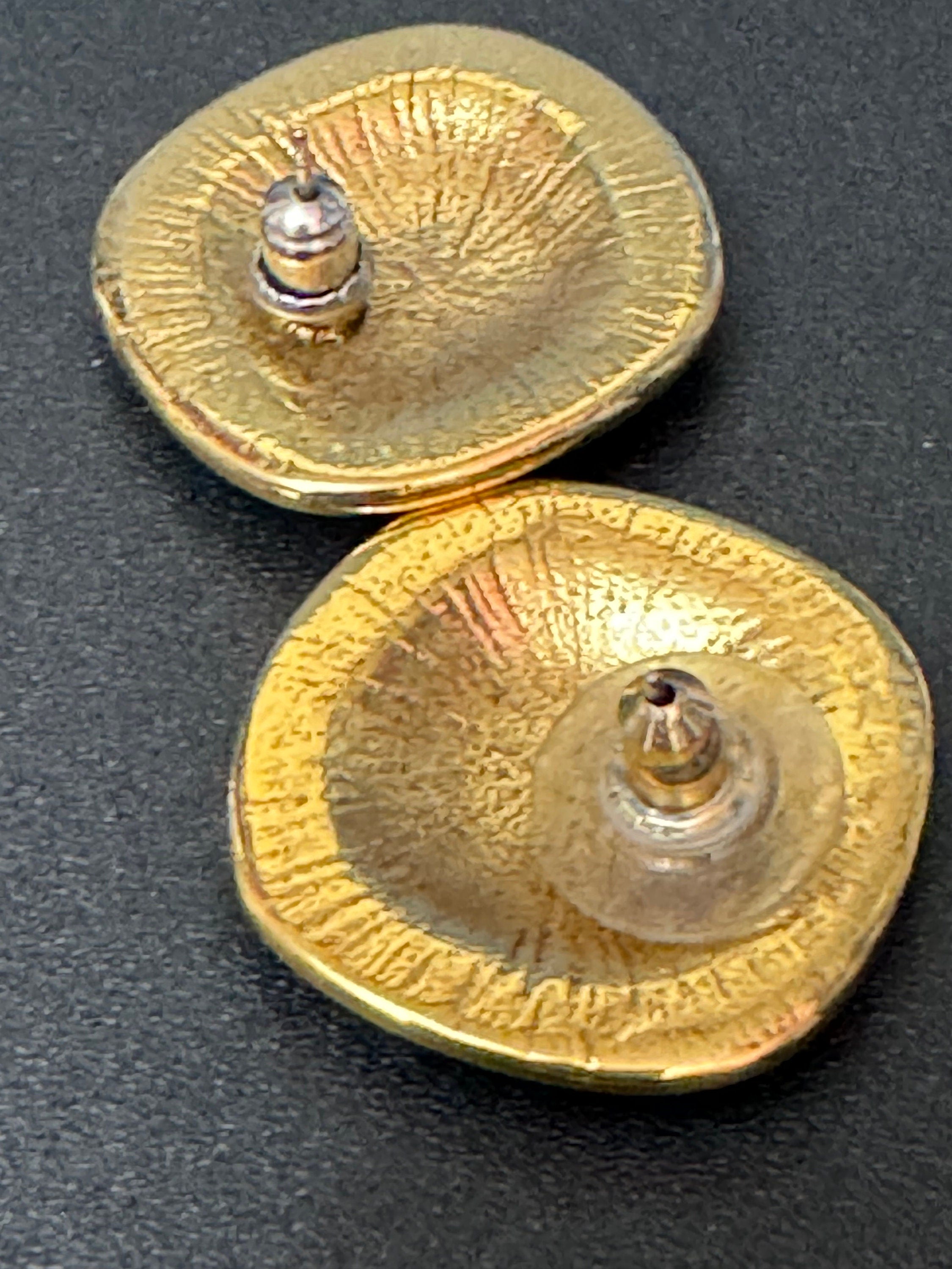 Retro Gold tone square brown enamel stud earrings pierced ears