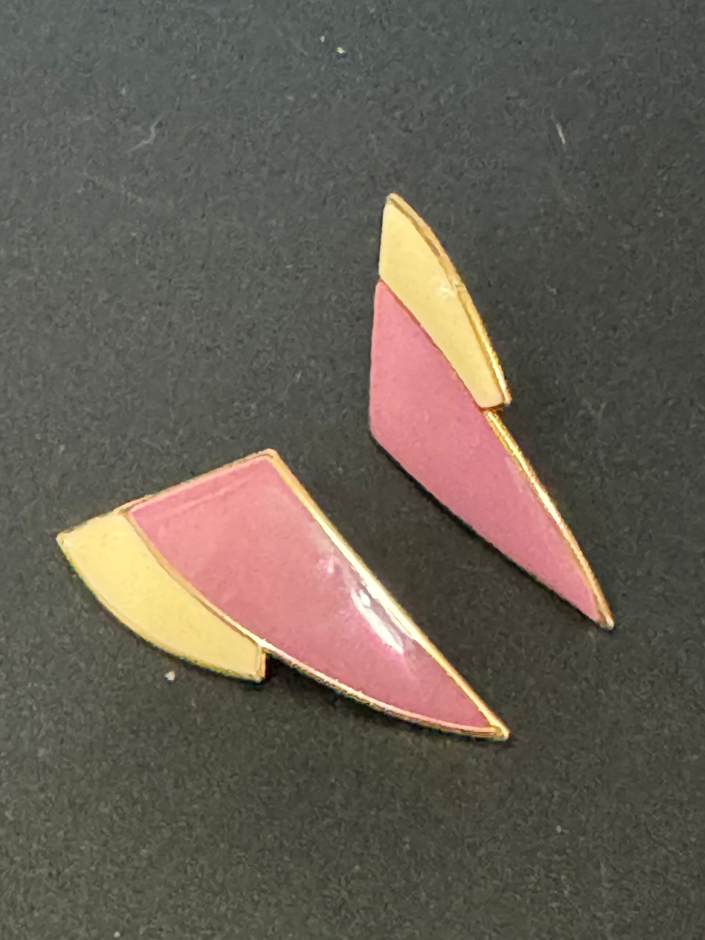 Gold tone purple and cream enamel pair stud lightweight earrings pierced