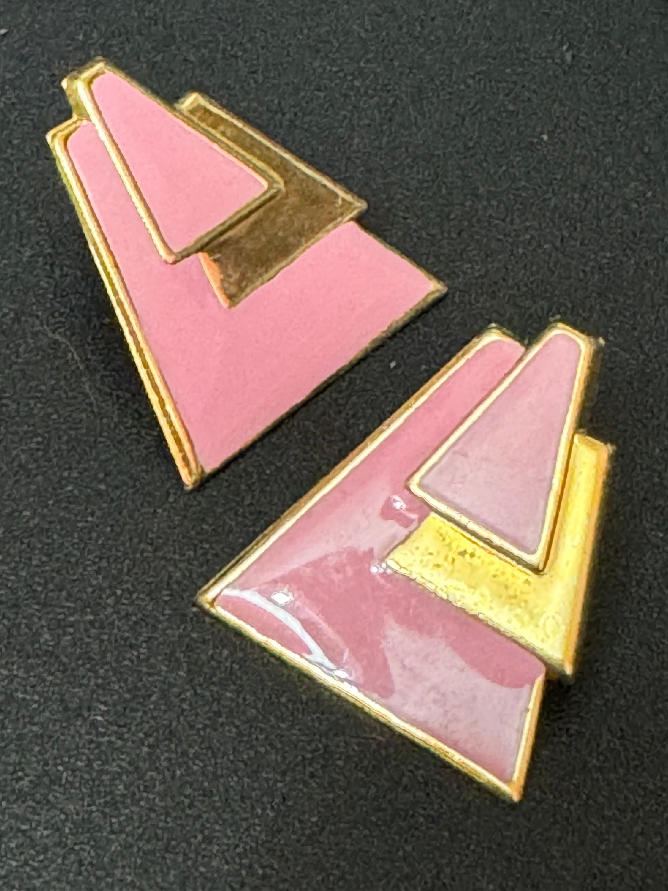 Gold tone purple and cream enamel pair stud lightweight earrings pierced