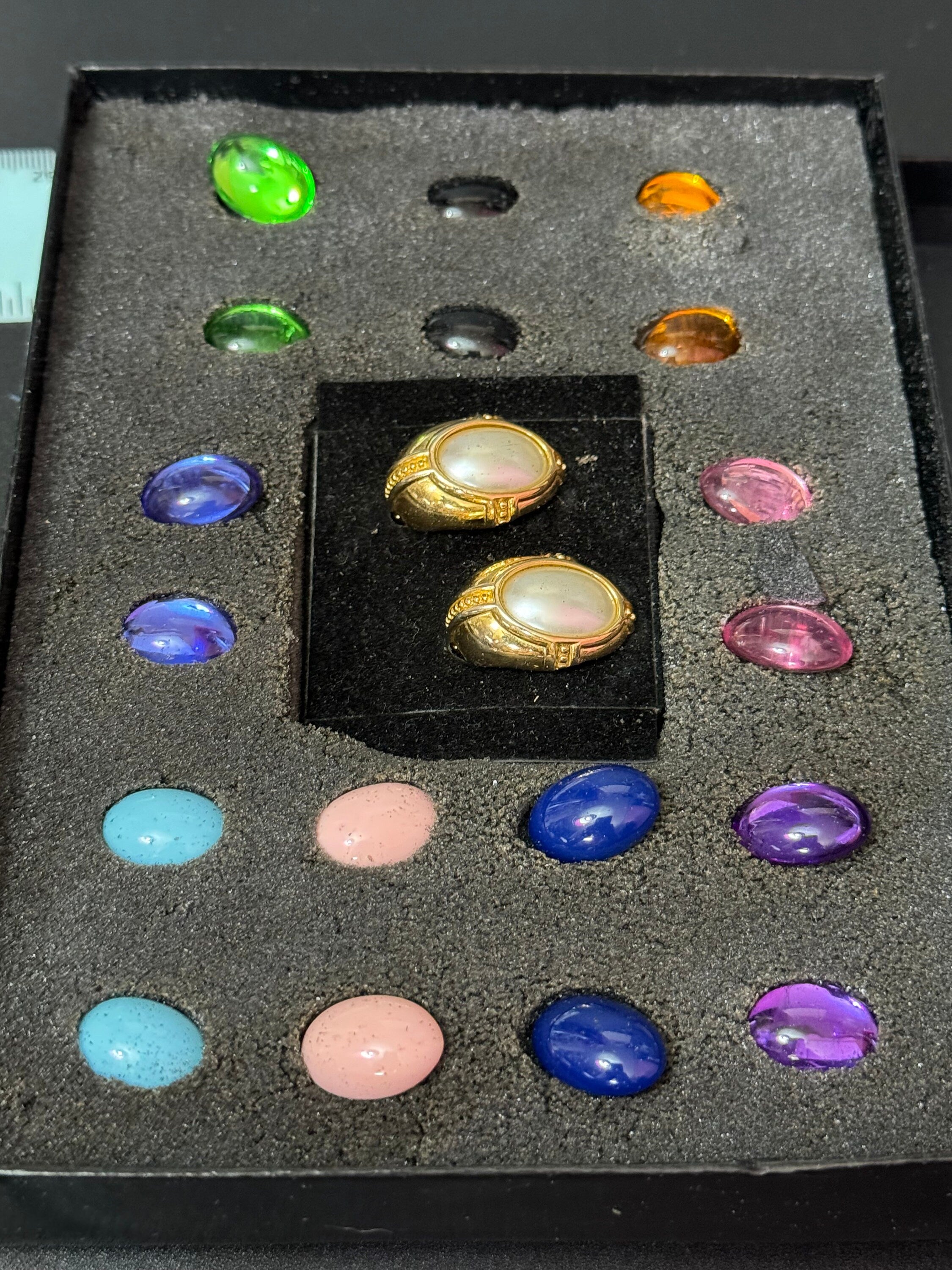 Signed Joan rivers collection of interchangeable cabochons gold tone clip on stud earrings  pearl amber emerald pink blue 10 colour as shown