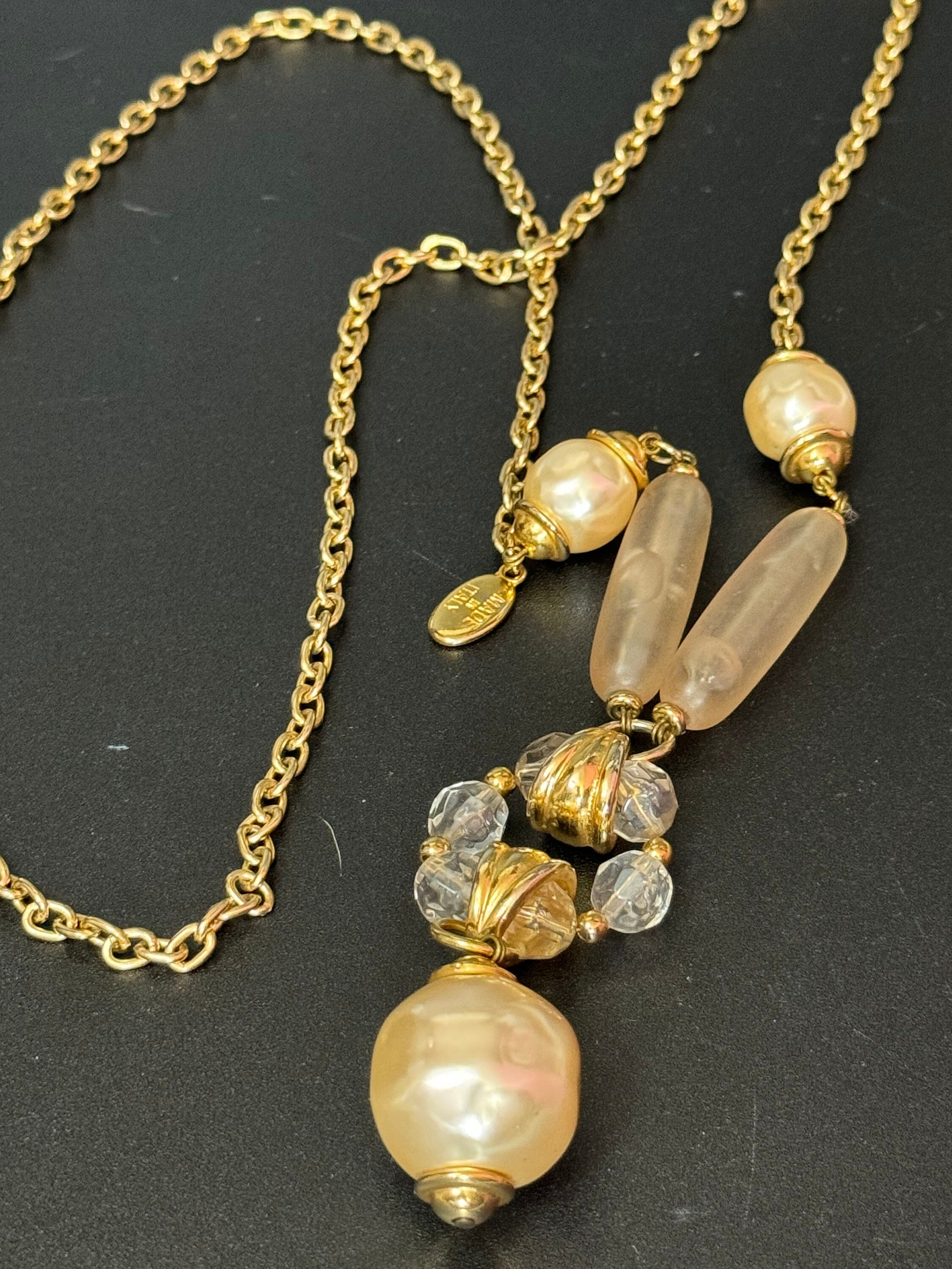 Vintage Italian oversized chunky faux pearl acrylic beaded pendant drop necklace gold tone chain 96cm